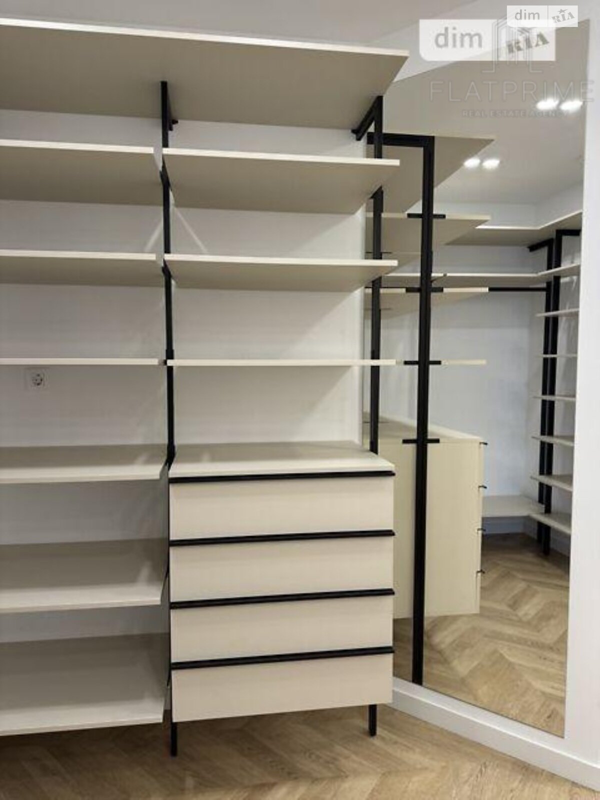 Продажа трехкомнатной квартиры в Киеве, на ул. Вышгородская 45/13, район Ветряные Горы фото 1