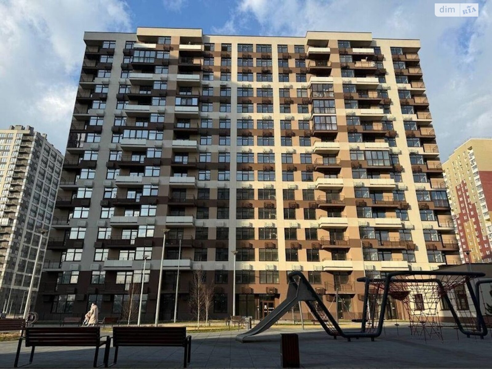 Продажа трехкомнатной квартиры в Киеве, на ул. Александра Олеся 2Б, район Виноградарь фото 1