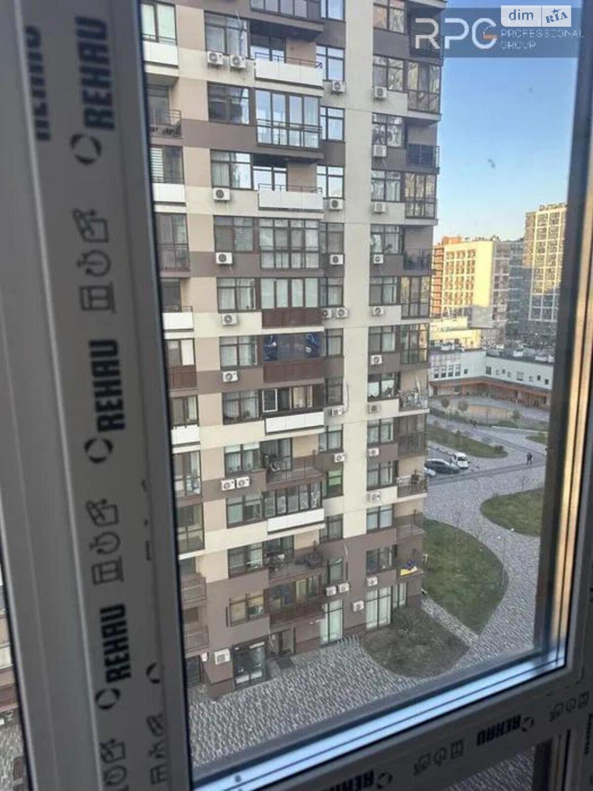 Продаж двокімнатної квартири в Києві, на вул. Олександра Олеся 6А, район Виноградар фото 1 Продаж двокімнатної квартири в Києві, на вул. Олександра Олеся 6А, район Виноградар фото 1