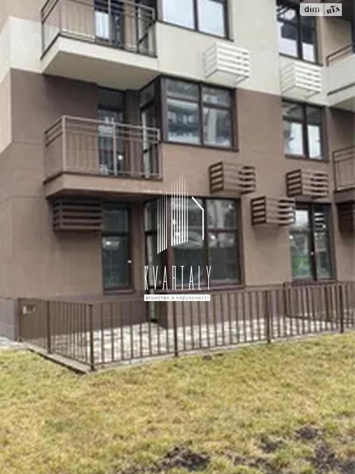 Продаж трикімнатної квартири в Києві, на вул. Олександра Олеся 1, район Виноградар фото 1 Продаж трикімнатної квартири в Києві, на вул. Олександра Олеся 1, район Виноградар фото 1