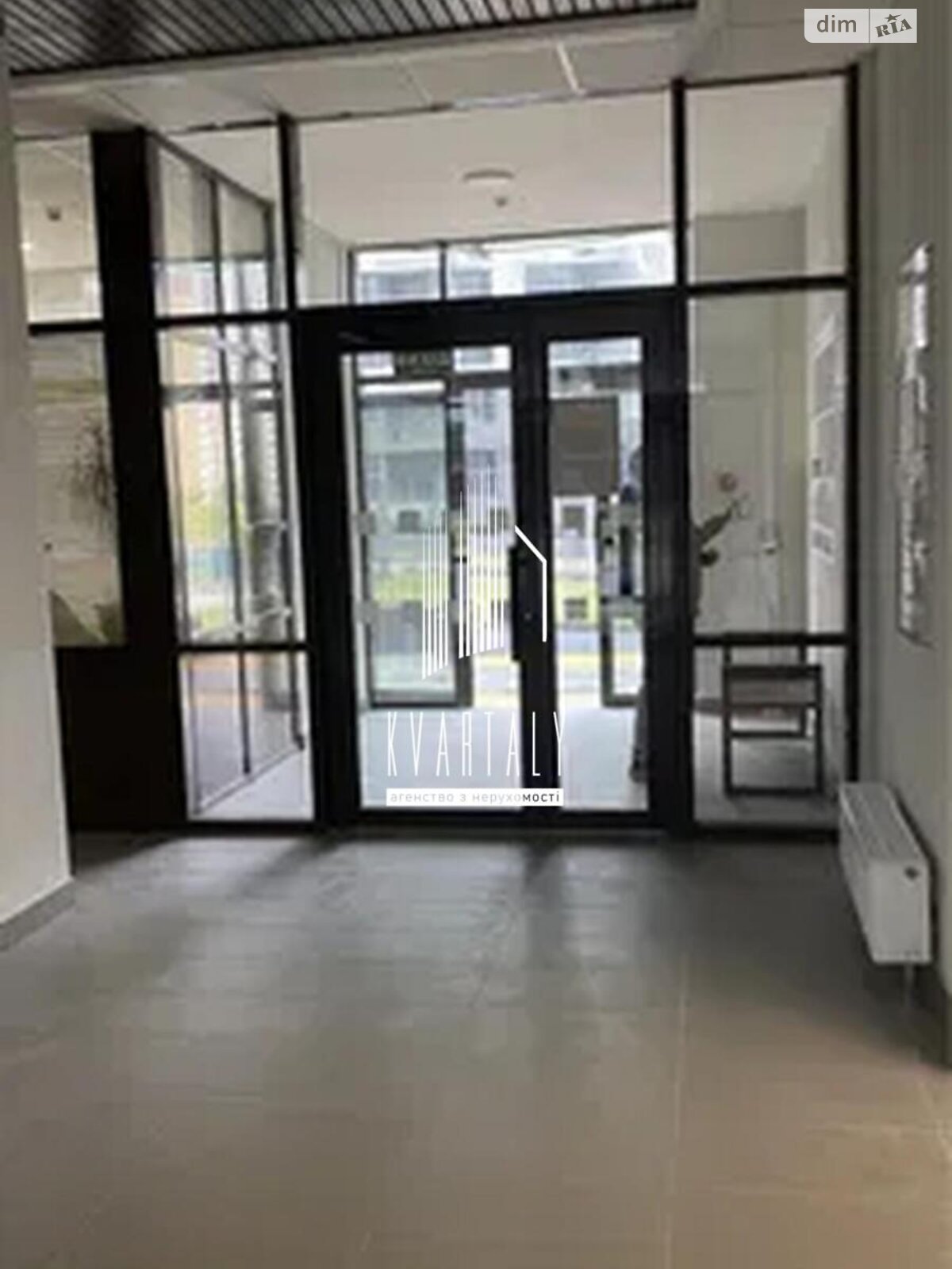 Продаж трикімнатної квартири в Києві, на вул. Олександра Олеся 1, район Виноградар фото 1 Продаж трикімнатної квартири в Києві, на вул. Олександра Олеся 1, район Виноградар фото 1