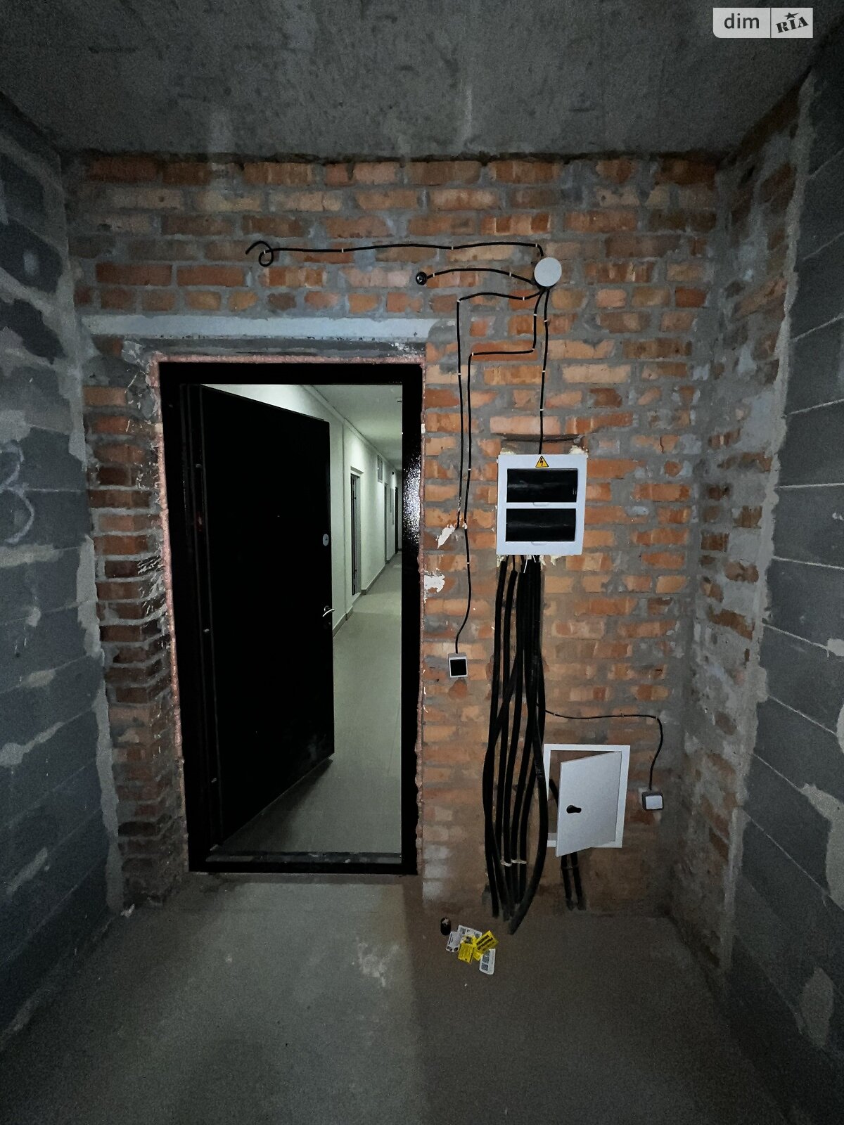 Продаж трикімнатної квартири в Києві, на вул. Олександра Олеся 3, район Виноградар фото 1 Продаж трикімнатної квартири в Києві, на вул. Олександра Олеся 3, район Виноградар фото 1