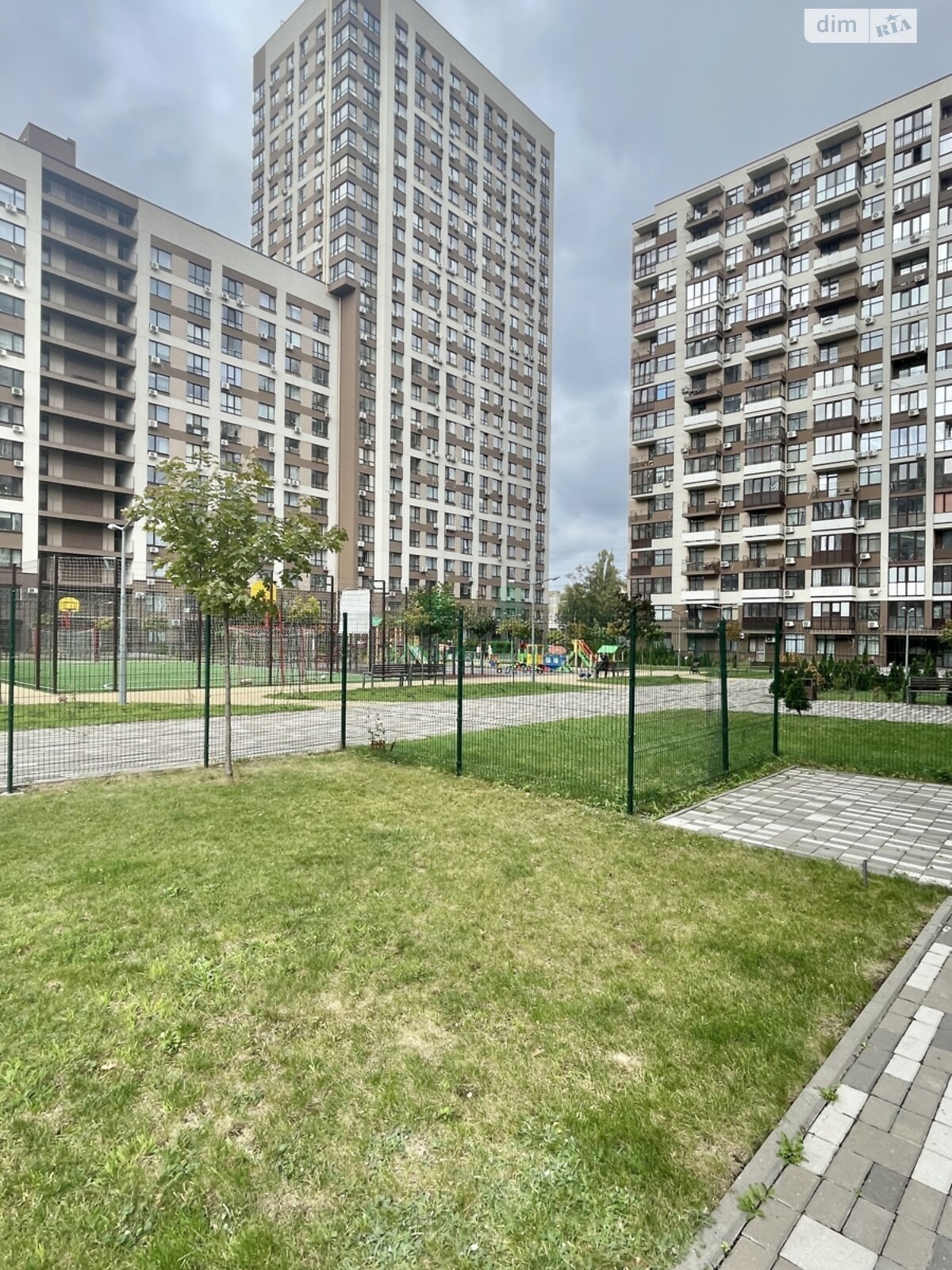 Продажа трехкомнатной квартиры в Киеве, на просп. Европейского Союза 45А, район Виноградарь фото 1 Продажа трехкомнатной квартиры в Киеве, на просп. Европейского Союза 45А, район Виноградарь фото 1