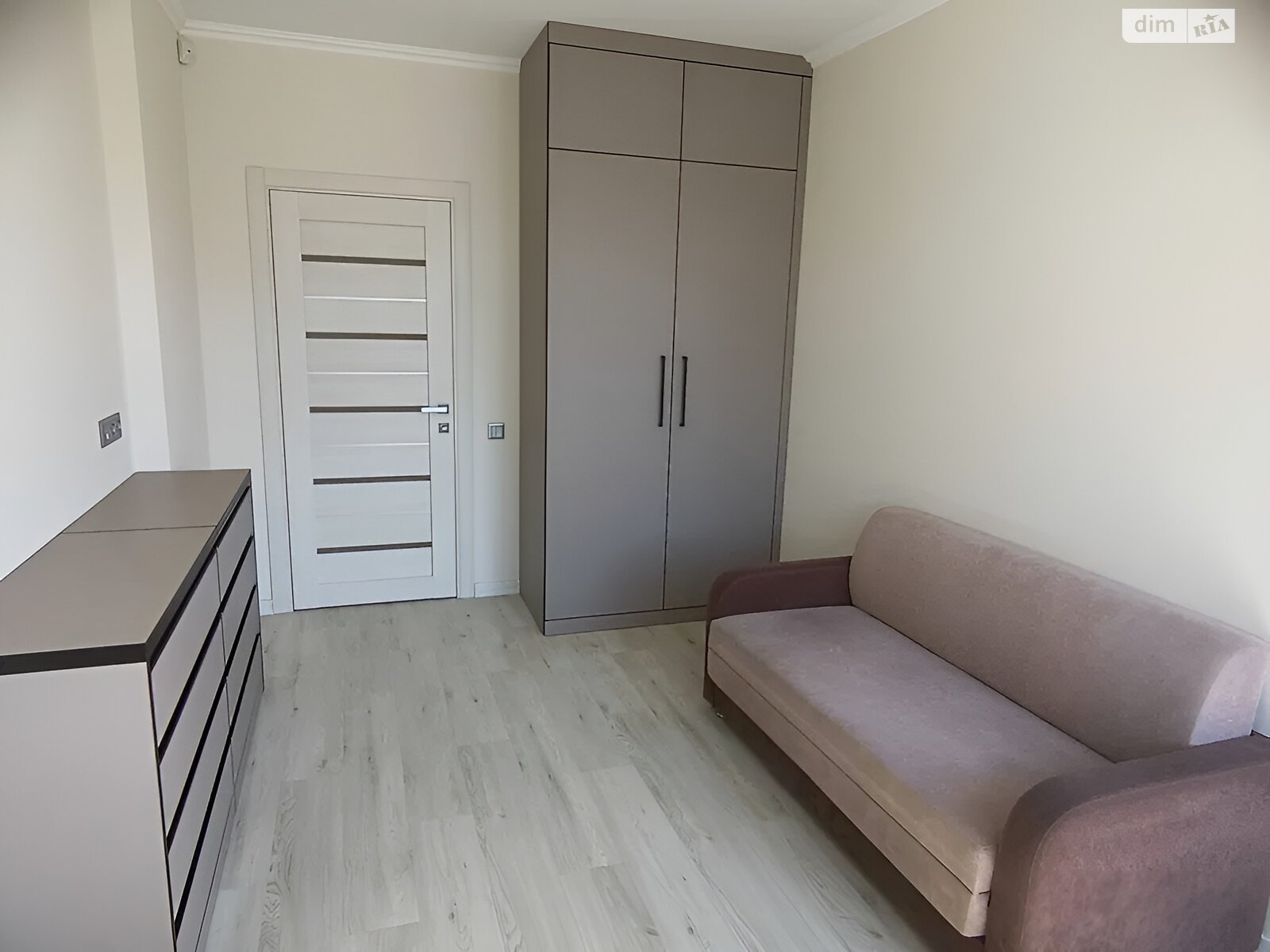 Продаж трикімнатної квартири в Києві, на просп. Європейського Союзу 43Б, район Виноградар фото 1 Продаж трикімнатної квартири в Києві, на просп. Європейського Союзу 43Б, район Виноградар фото 1
