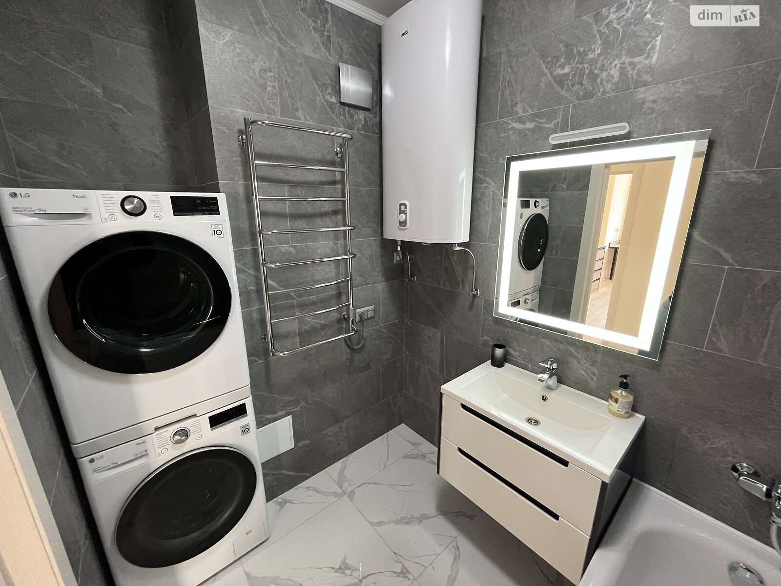 Продажа трехкомнатной квартиры в Киеве, на просп. Европейского Союза 43Б, район Виноградарь фото 1 Продажа трехкомнатной квартиры в Киеве, на просп. Европейского Союза 43Б, район Виноградарь фото 1