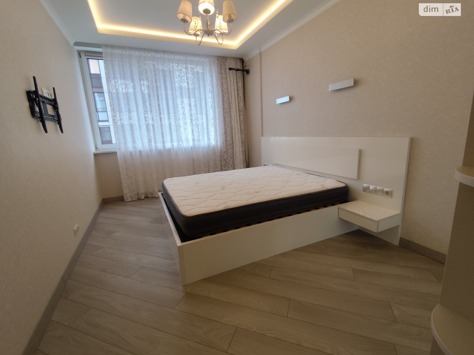 Продажа однокомнатной квартиры в Киеве, на просп. Европейского Союза 45А, район Виноградарь фото 1 Продажа однокомнатной квартиры в Киеве, на просп. Европейского Союза 45А, район Виноградарь фото 1