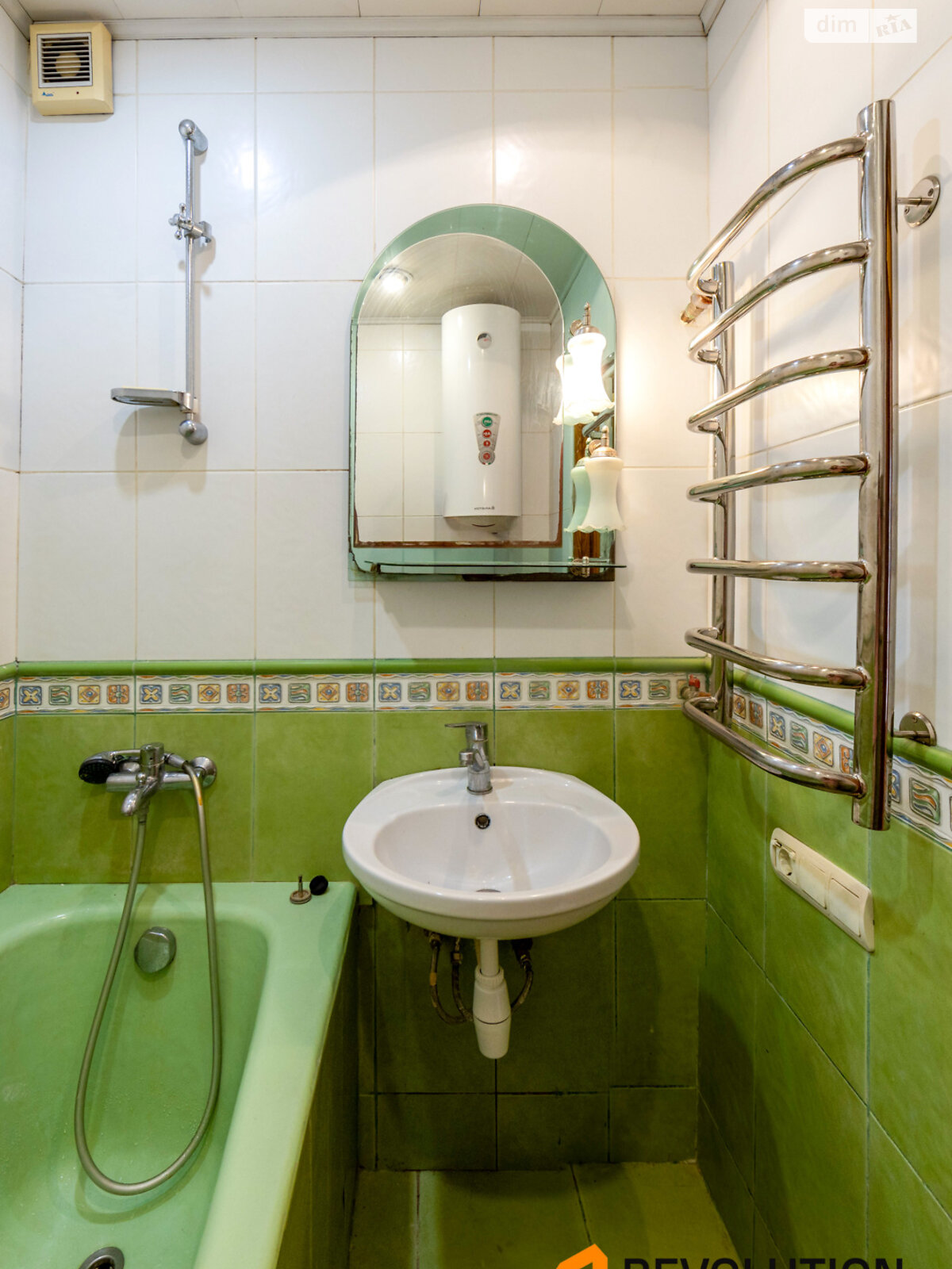 Продаж двокімнатної квартири в Києві, на просп. Європейського Союзу 10, район Виноградар фото 1