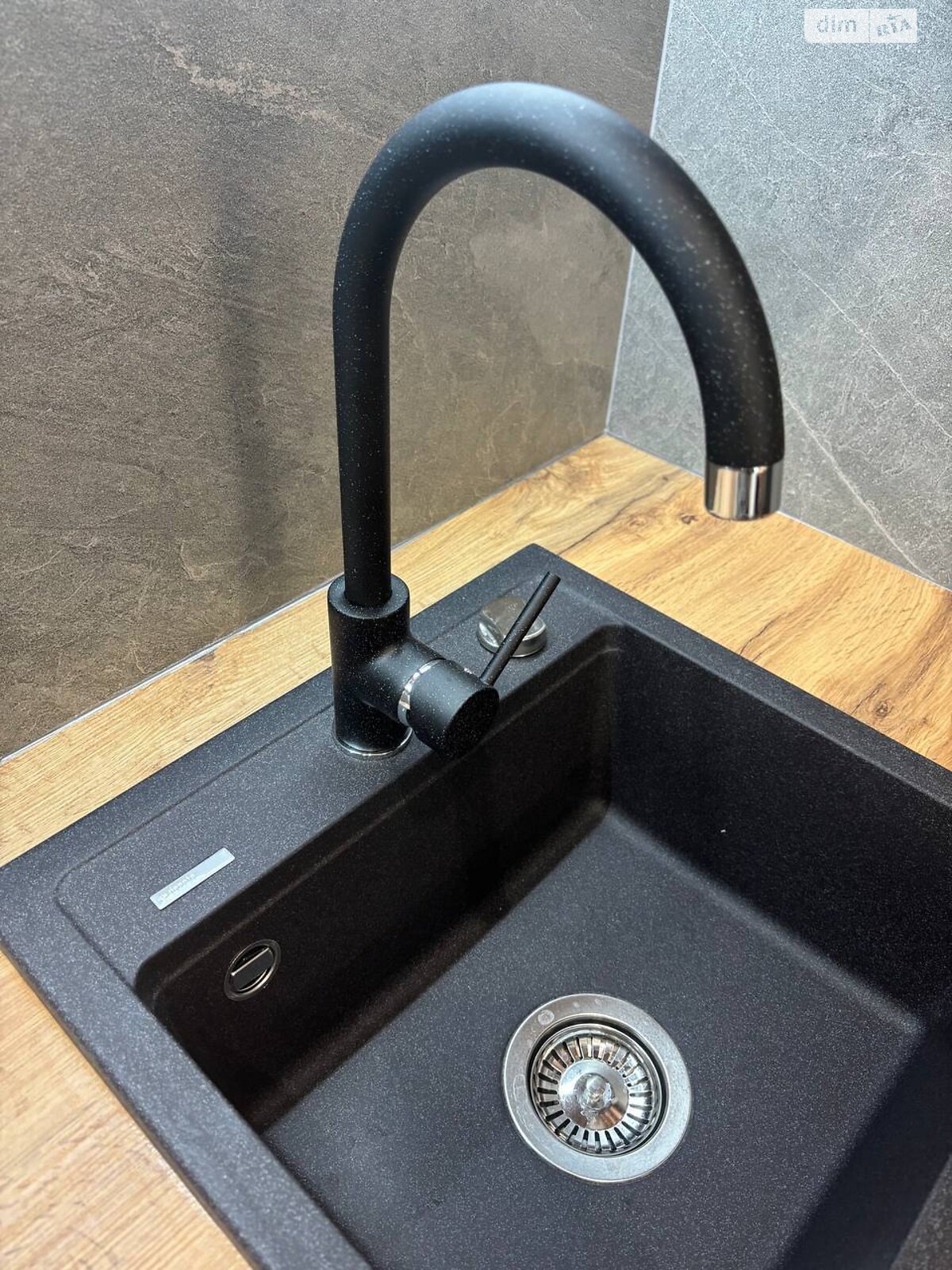 Продажа трехкомнатной квартиры в Киеве, на ул. Генерала Грекова 2, район Виноградарь фото 1 Продажа трехкомнатной квартиры в Киеве, на ул. Генерала Грекова 2, район Виноградарь фото 1