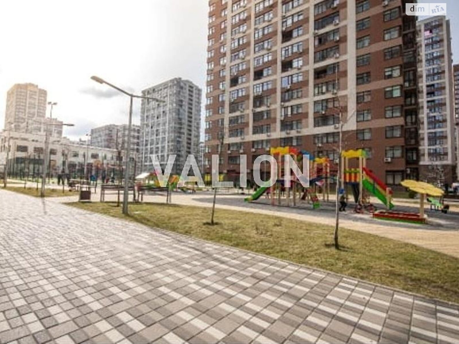 Продажа трехкомнатной квартиры в Киеве, на просп. Европейского Союза 43А, район Виноградарь фото 1