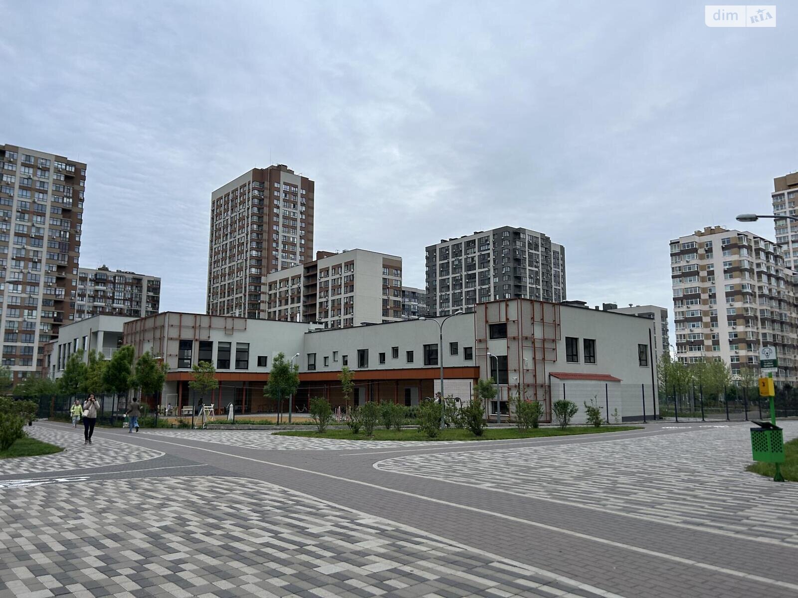 Продаж трикімнатної квартири в Києві, на просп. Європейського Союзу 43В, район Виноградар фото 1 Продаж трикімнатної квартири в Києві, на просп. Європейського Союзу 43В, район Виноградар фото 1