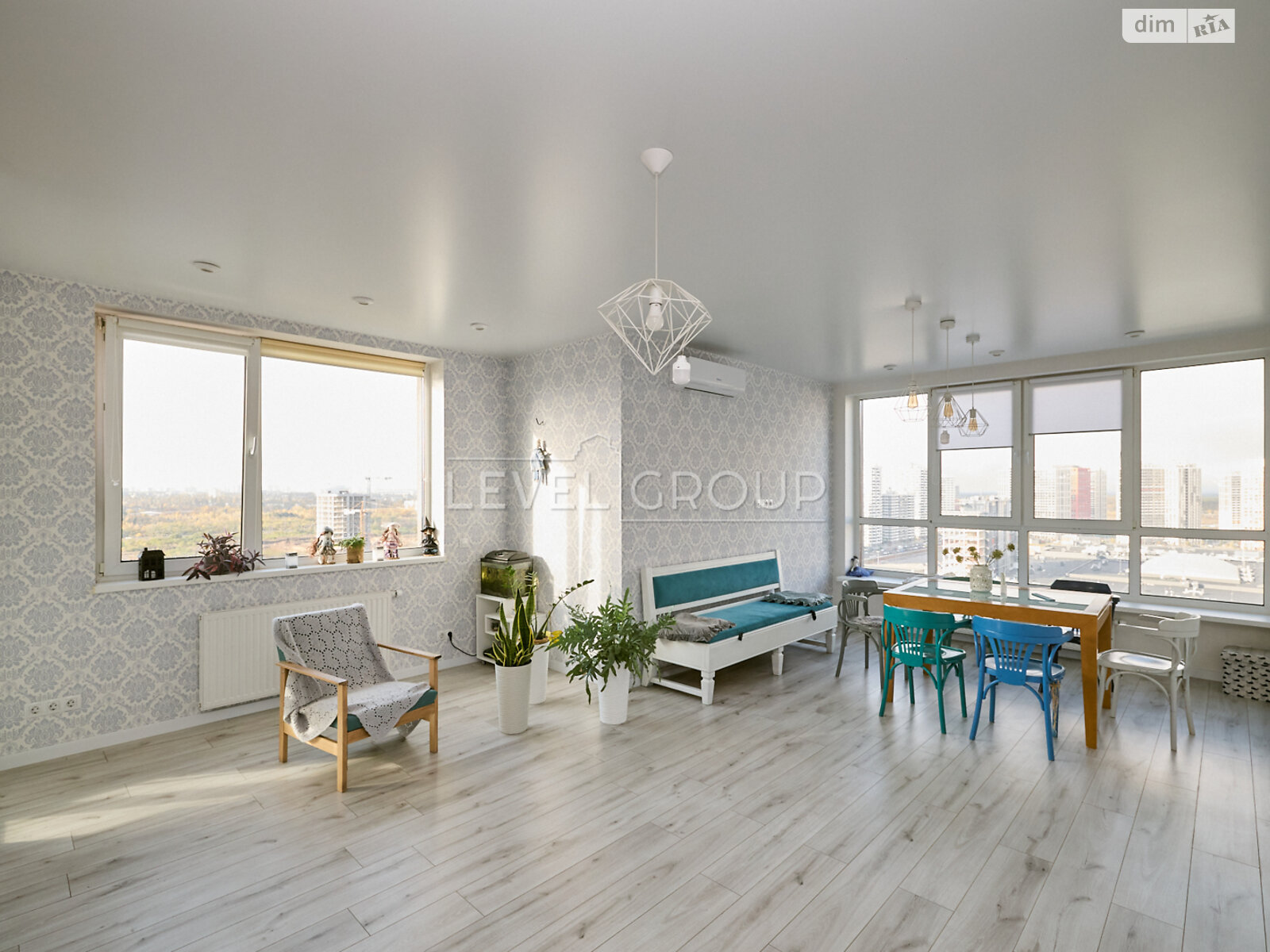 Продажа четырехкомнатной квартиры в Киеве, на ул. Семьи Кристеров 20, район Виноградарь фото 1 Продажа четырехкомнатной квартиры в Киеве, на ул. Семьи Кристеров 20, район Виноградарь фото 1