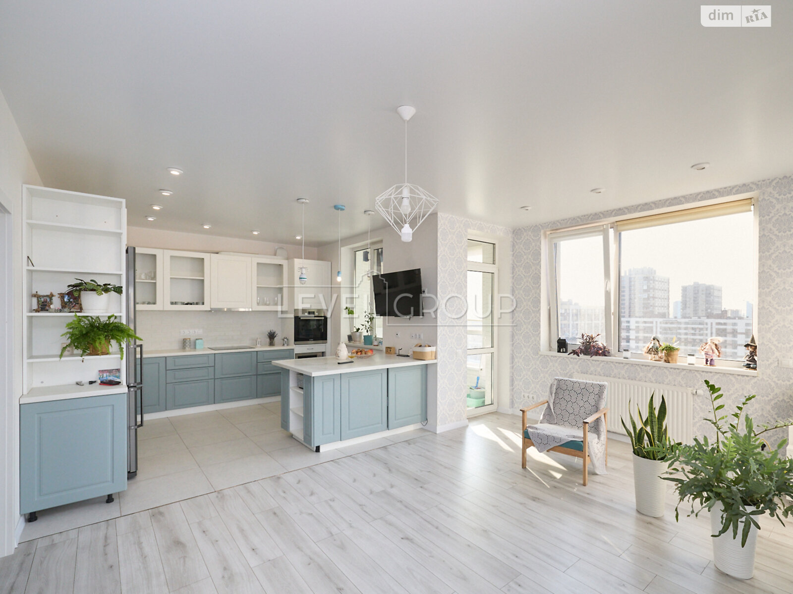 Продажа четырехкомнатной квартиры в Киеве, на ул. Семьи Кристеров 20, район Виноградарь фото 1 Продажа четырехкомнатной квартиры в Киеве, на ул. Семьи Кристеров 20, район Виноградарь фото 1