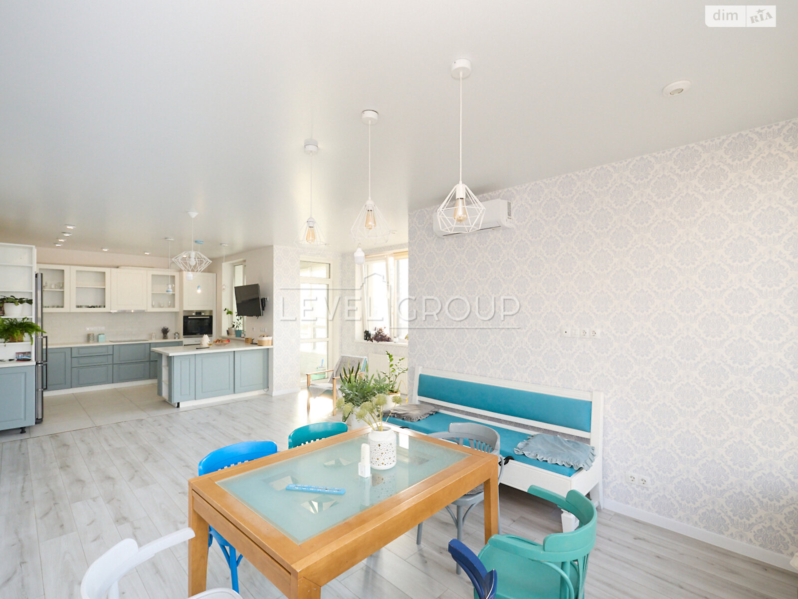 Продажа четырехкомнатной квартиры в Киеве, на ул. Семьи Кристеров 20, район Виноградарь фото 1 Продажа четырехкомнатной квартиры в Киеве, на ул. Семьи Кристеров 20, район Виноградарь фото 1