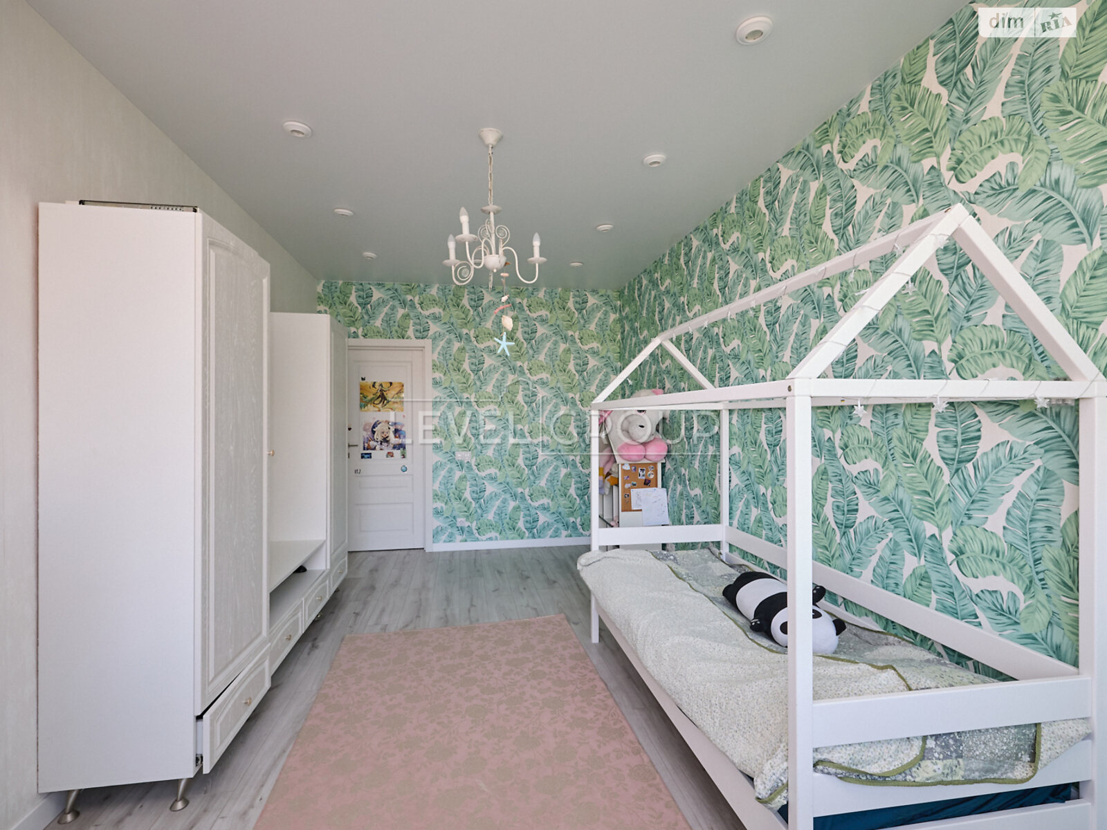 Продажа четырехкомнатной квартиры в Киеве, на ул. Семьи Кристеров 20, район Виноградарь фото 1 Продажа четырехкомнатной квартиры в Киеве, на ул. Семьи Кристеров 20, район Виноградарь фото 1