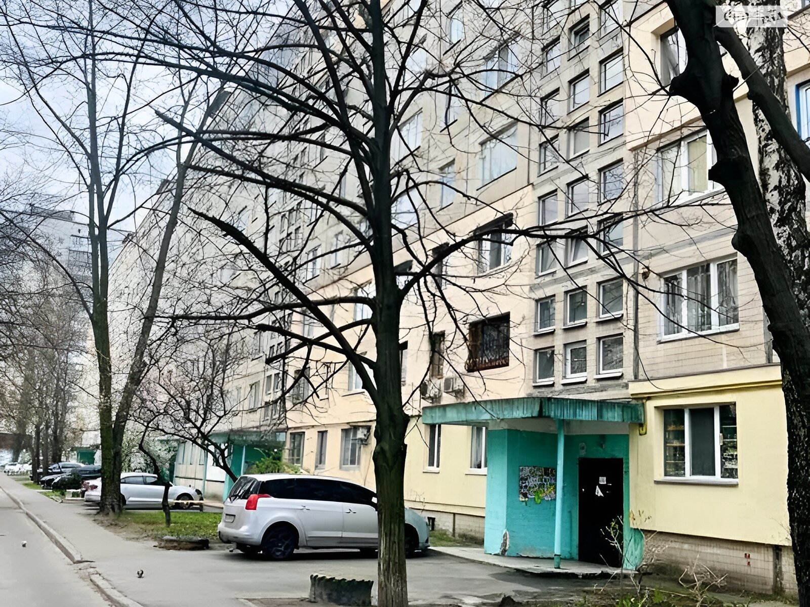 Продажа трехкомнатной квартиры в Киеве, на просп. Свободы 42, район Виноградарь фото 1 Продажа трехкомнатной квартиры в Киеве, на просп. Свободы 42, район Виноградарь фото 1