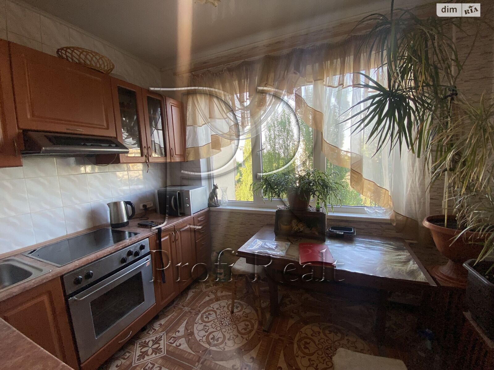 Продаж трикімнатної квартири в Києві, на просп. Свободи 24Б, район Виноградар фото 1 Продаж трикімнатної квартири в Києві, на просп. Свободи 24Б, район Виноградар фото 1