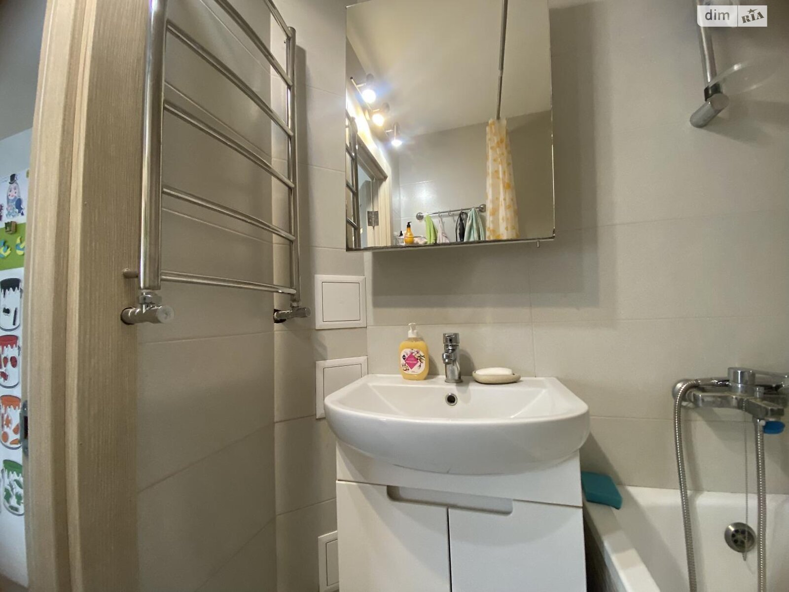 Продаж трикімнатної квартири в Києві, на просп. Свободи 2В, район Виноградар фото 1