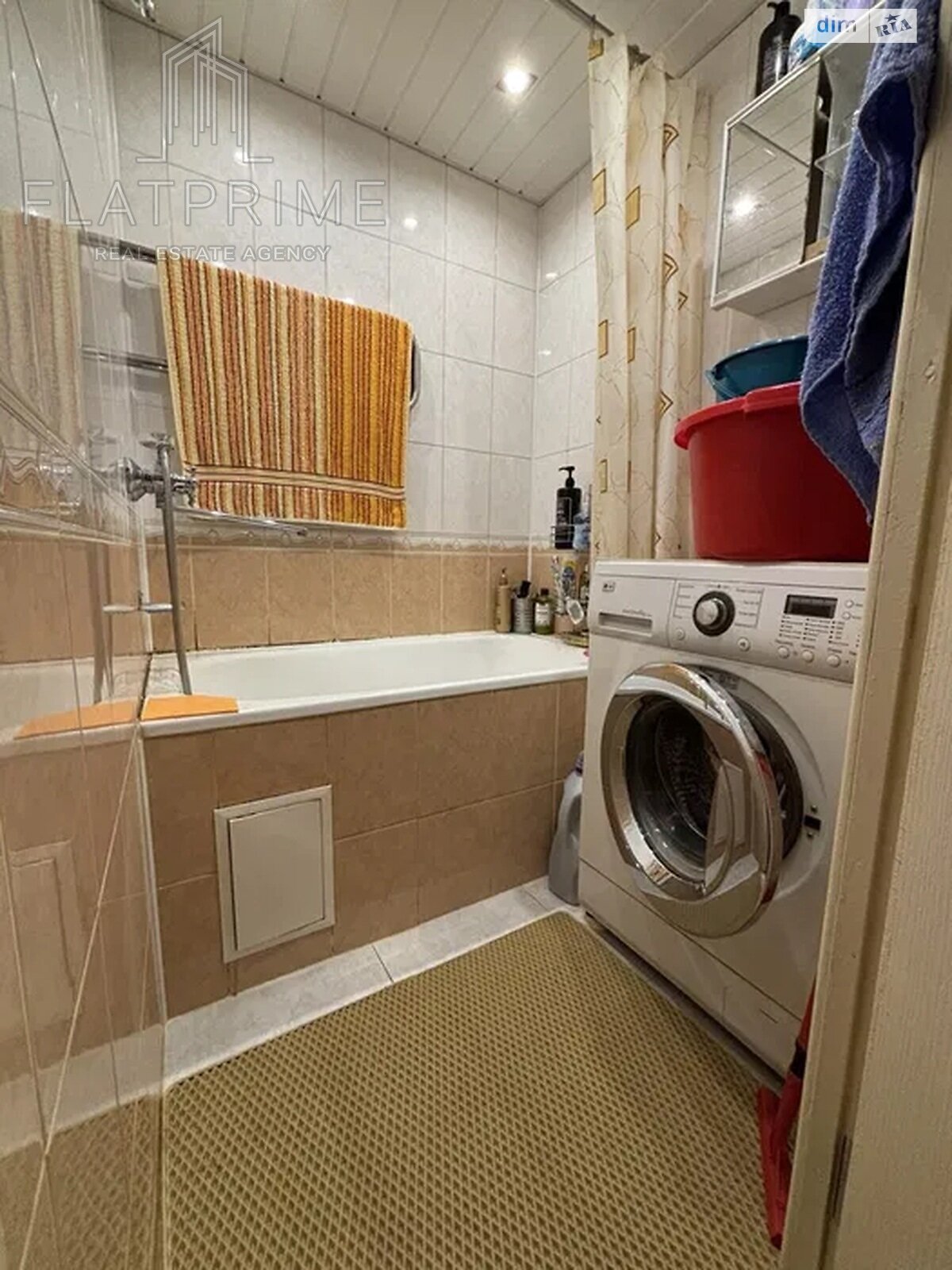 Продажа трехкомнатной квартиры в Киеве, на просп. Свободы 30, район Виноградарь фото 1 Продажа трехкомнатной квартиры в Киеве, на просп. Свободы 30, район Виноградарь фото 1