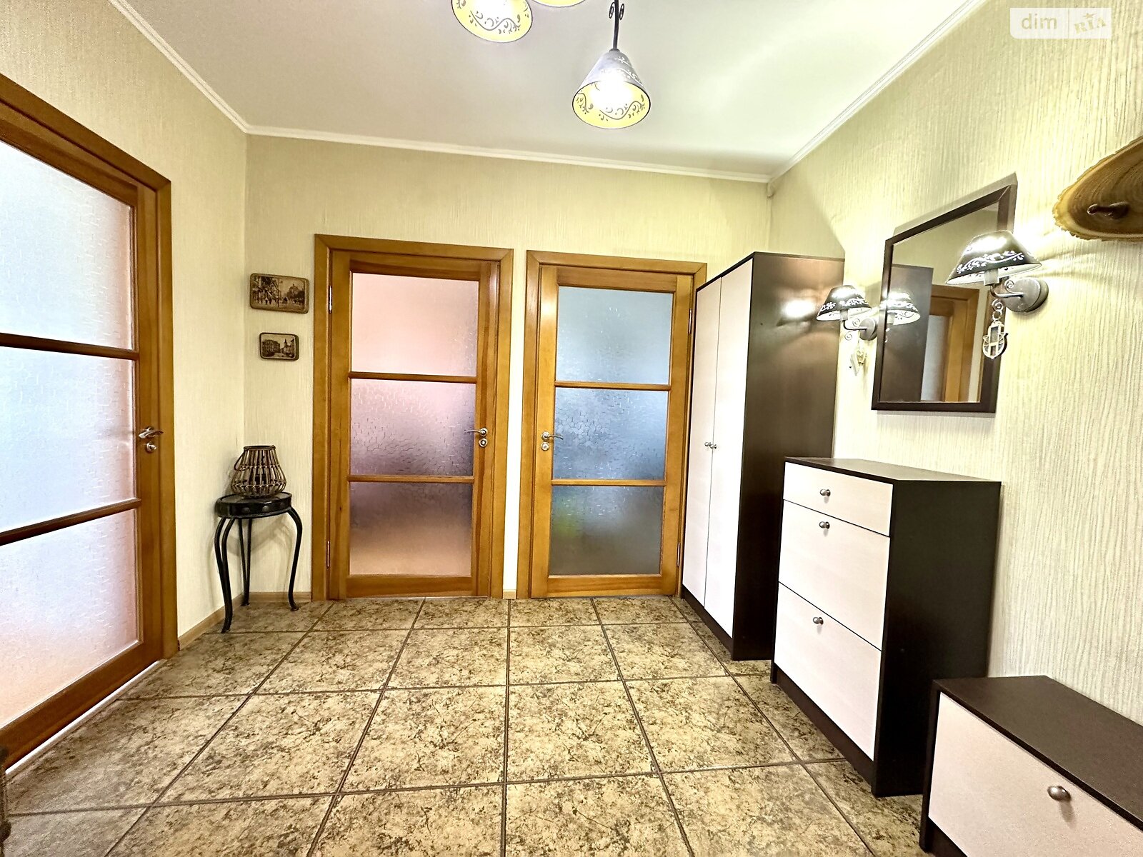 Продажа трехкомнатной квартиры в Киеве, на просп. Свободы 32, район Виноградарь фото 1 Продажа трехкомнатной квартиры в Киеве, на просп. Свободы 32, район Виноградарь фото 1