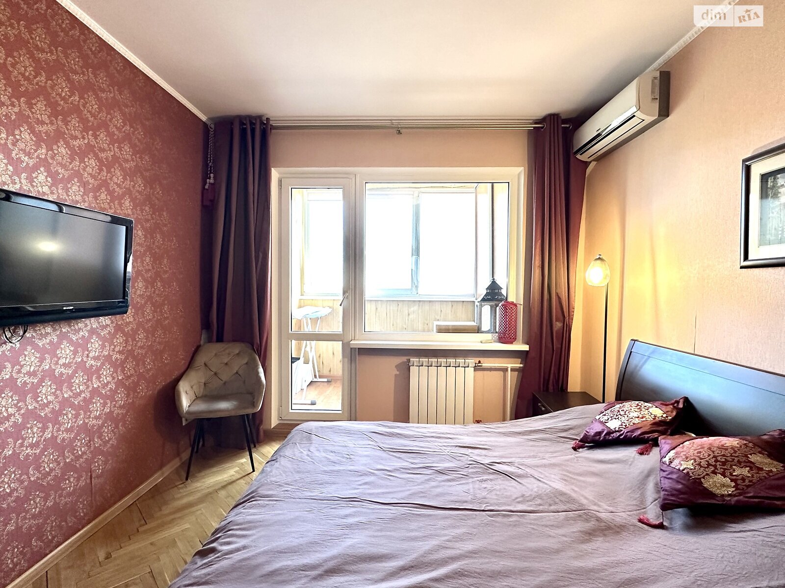 Продажа трехкомнатной квартиры в Киеве, на просп. Свободы 32, район Виноградарь фото 1 Продажа трехкомнатной квартиры в Киеве, на просп. Свободы 32, район Виноградарь фото 1