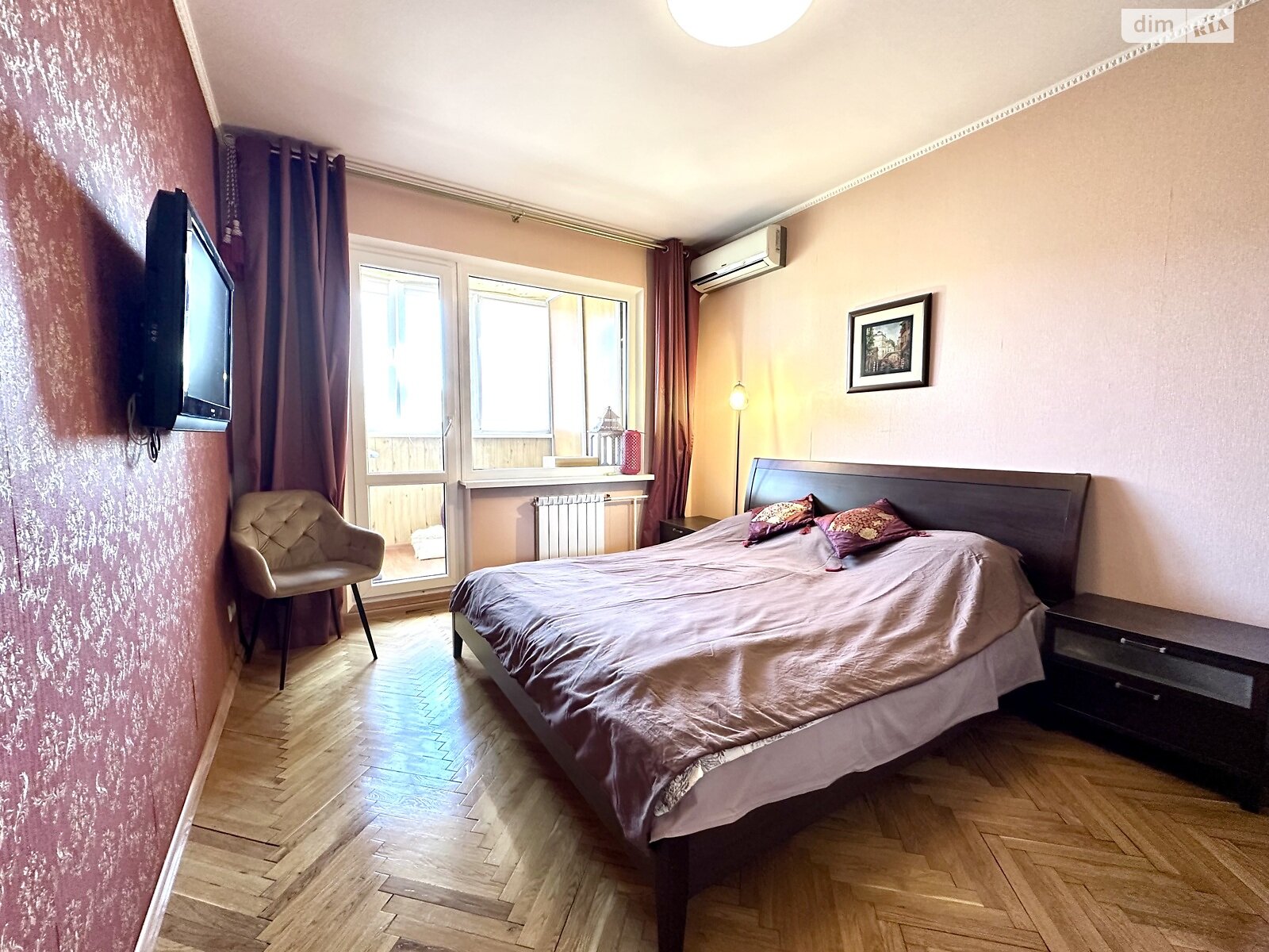 Продажа трехкомнатной квартиры в Киеве, на просп. Свободы 32, район Виноградарь фото 1 Продажа трехкомнатной квартиры в Киеве, на просп. Свободы 32, район Виноградарь фото 1