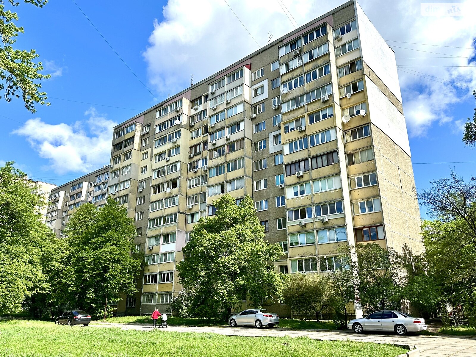 Продажа трехкомнатной квартиры в Киеве, на просп. Свободы 32, район Виноградарь фото 1 Продажа трехкомнатной квартиры в Киеве, на просп. Свободы 32, район Виноградарь фото 1