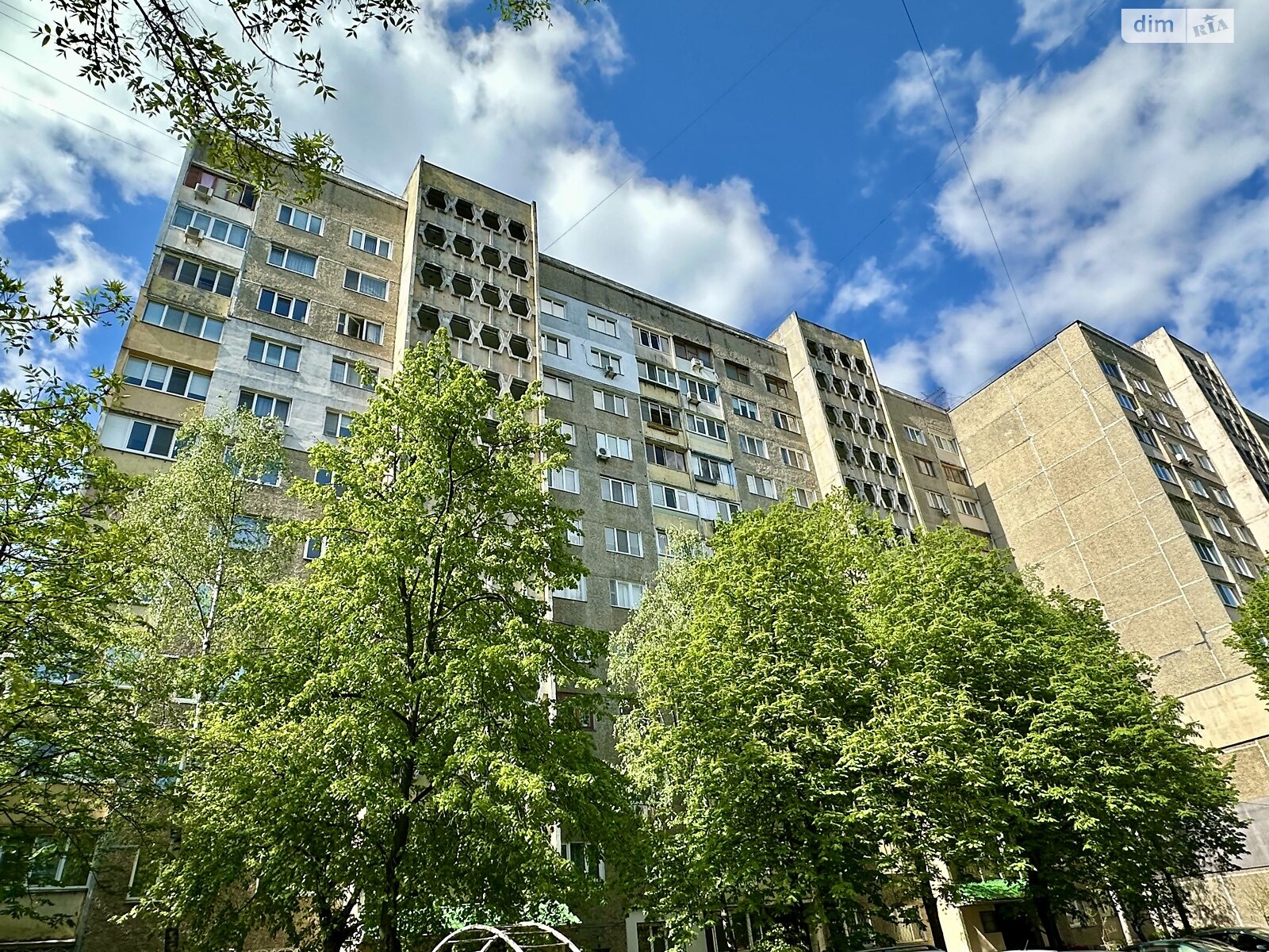 Продажа трехкомнатной квартиры в Киеве, на просп. Свободы 32, район Виноградарь фото 1 Продажа трехкомнатной квартиры в Киеве, на просп. Свободы 32, район Виноградарь фото 1