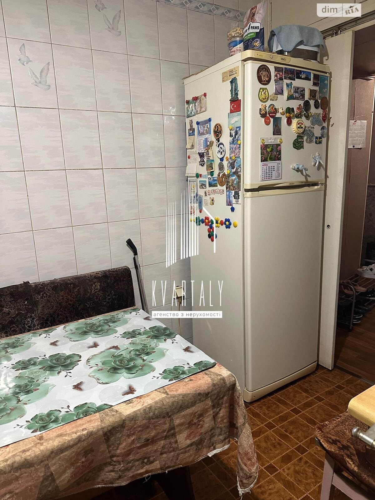 Продаж трикімнатної квартири в Києві, на просп. Василя Порика 15А, район Виноградар фото 1 Продаж трикімнатної квартири в Києві, на просп. Василя Порика 15А, район Виноградар фото 1