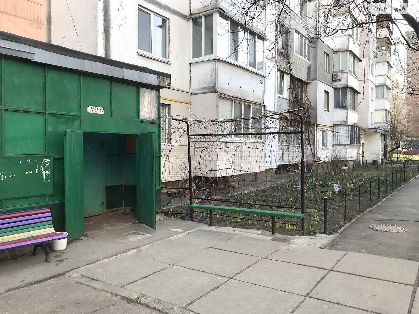 Продаж однокімнатної квартири в Києві, на просп. Василя Порика 14Б, район Виноградар фото 1 Продаж однокімнатної квартири в Києві, на просп. Василя Порика 14Б, район Виноградар фото 1
