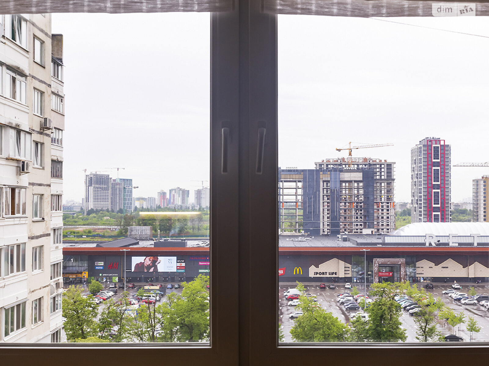 Продаж чотирикімнатної квартири в Києві, на просп. Василя Порика 17, район Виноградар фото 1 Продаж чотирикімнатної квартири в Києві, на просп. Василя Порика 17, район Виноградар фото 1