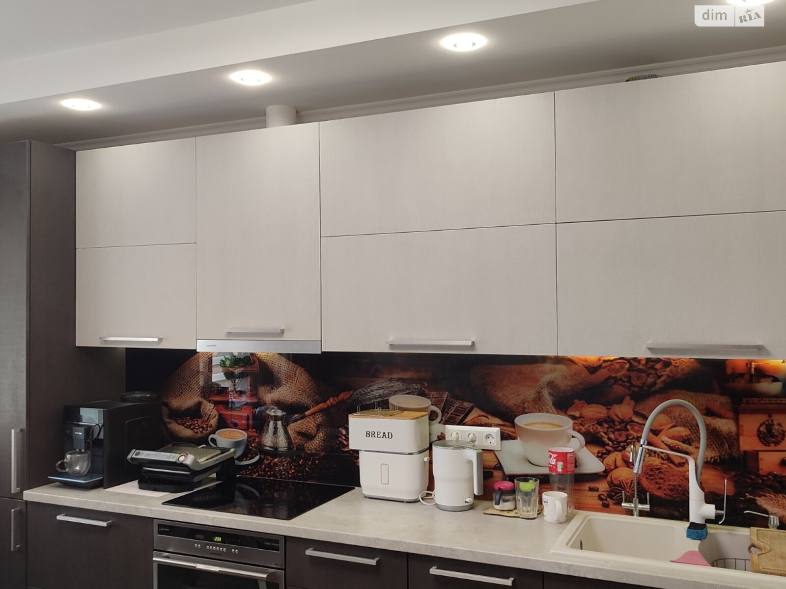 Продажа трехкомнатной квартиры в Киеве, на просп. Василия Порика 7Б, район Виноградарь фото 1 Продажа трехкомнатной квартиры в Киеве, на просп. Василия Порика 7Б, район Виноградарь фото 1