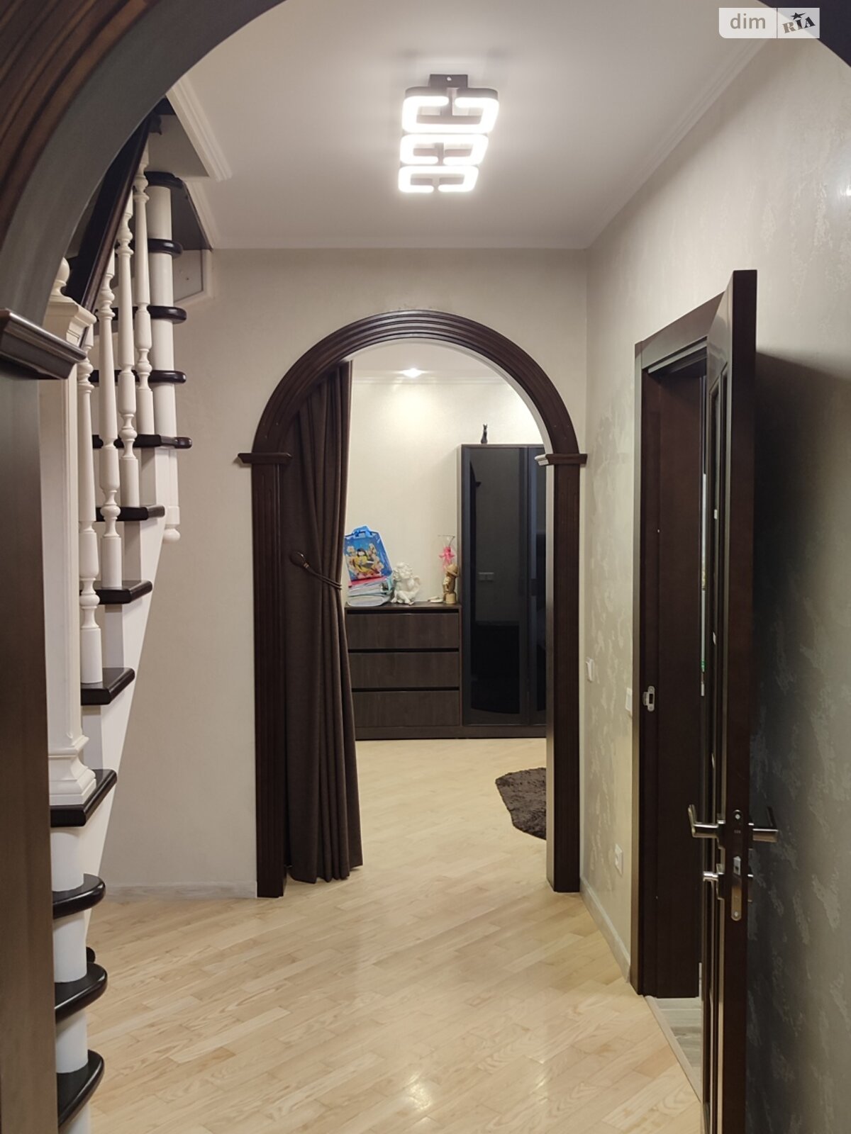 Продажа трехкомнатной квартиры в Киеве, на просп. Василия Порика 7Б, район Виноградарь фото 1 Продажа трехкомнатной квартиры в Киеве, на просп. Василия Порика 7Б, район Виноградарь фото 1