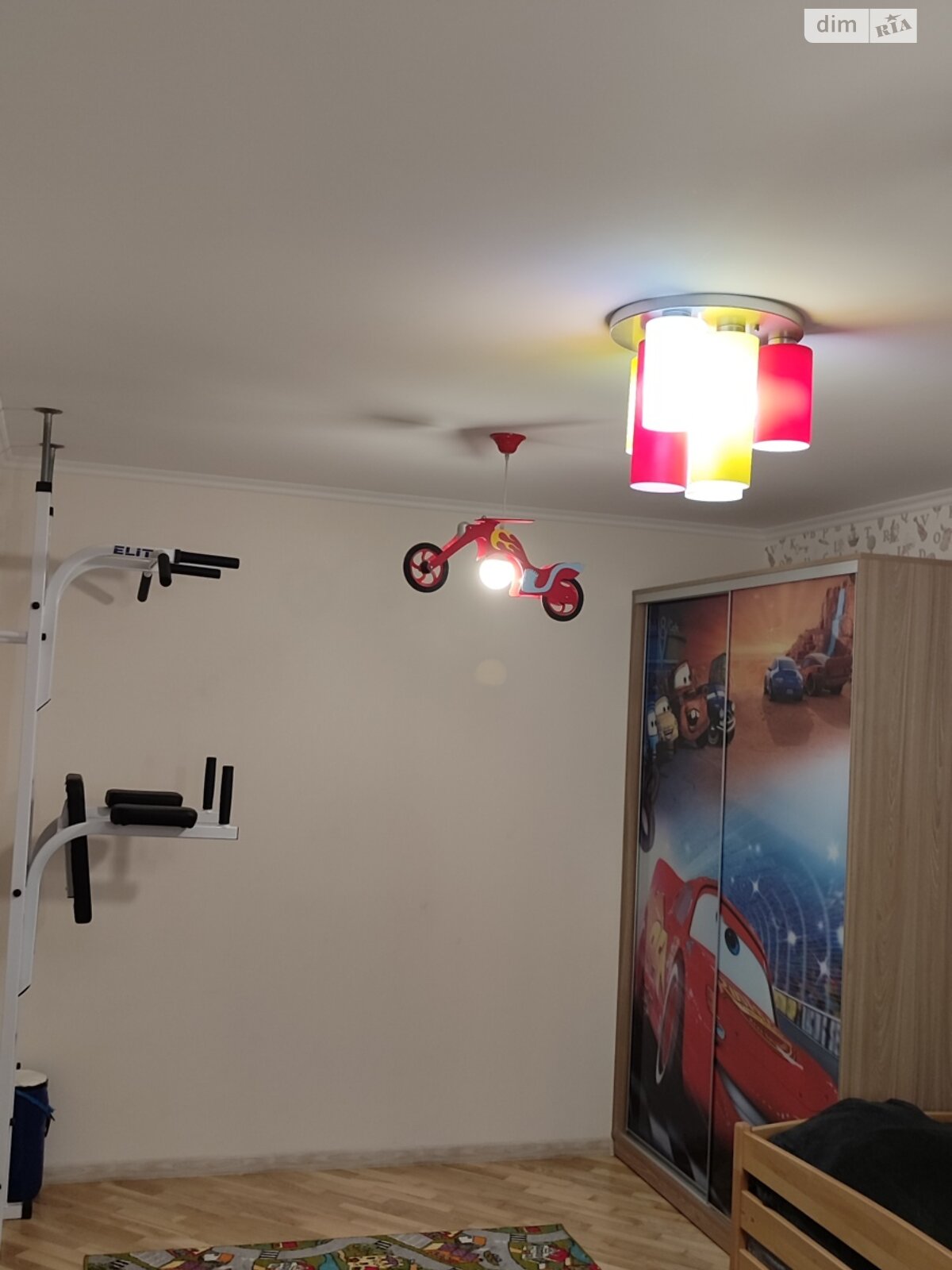 Продажа трехкомнатной квартиры в Киеве, на просп. Василия Порика 7Б, район Виноградарь фото 1 Продажа трехкомнатной квартиры в Киеве, на просп. Василия Порика 7Б, район Виноградарь фото 1