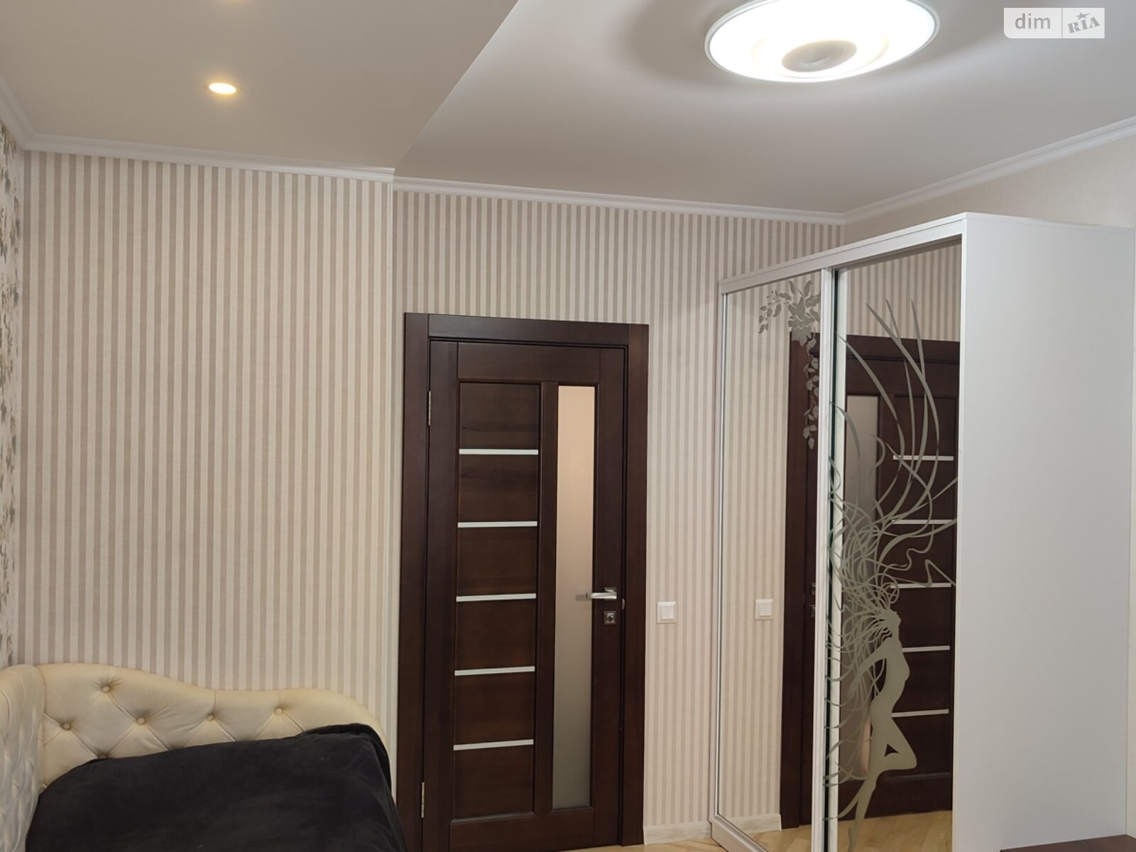 Продажа трехкомнатной квартиры в Киеве, на просп. Василия Порика 7Б, район Виноградарь фото 1 Продажа трехкомнатной квартиры в Киеве, на просп. Василия Порика 7Б, район Виноградарь фото 1