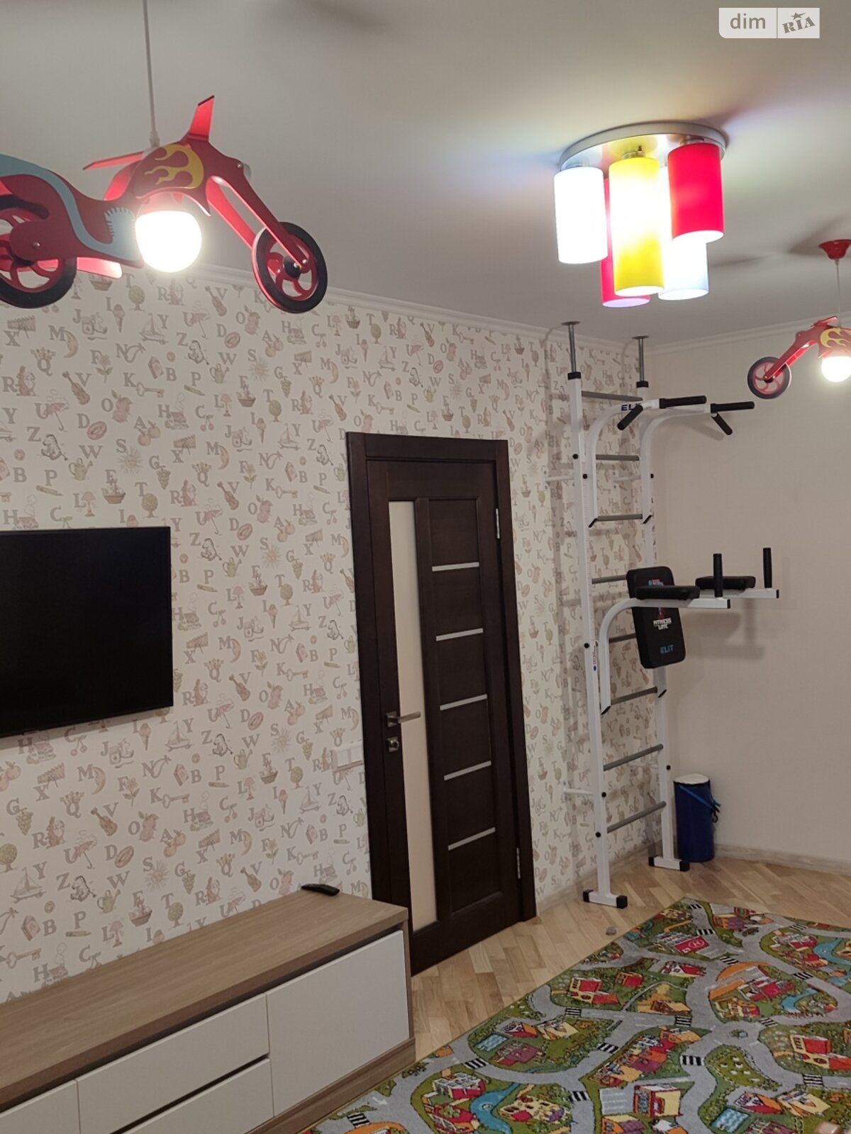 Продажа трехкомнатной квартиры в Киеве, на просп. Василия Порика 7Б, район Виноградарь фото 1 Продажа трехкомнатной квартиры в Киеве, на просп. Василия Порика 7Б, район Виноградарь фото 1