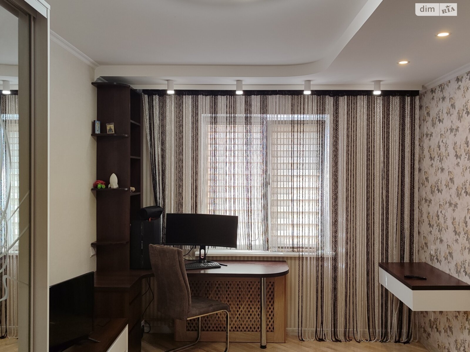 Продажа трехкомнатной квартиры в Киеве, на просп. Василия Порика 7Б, район Виноградарь фото 1 Продажа трехкомнатной квартиры в Киеве, на просп. Василия Порика 7Б, район Виноградарь фото 1