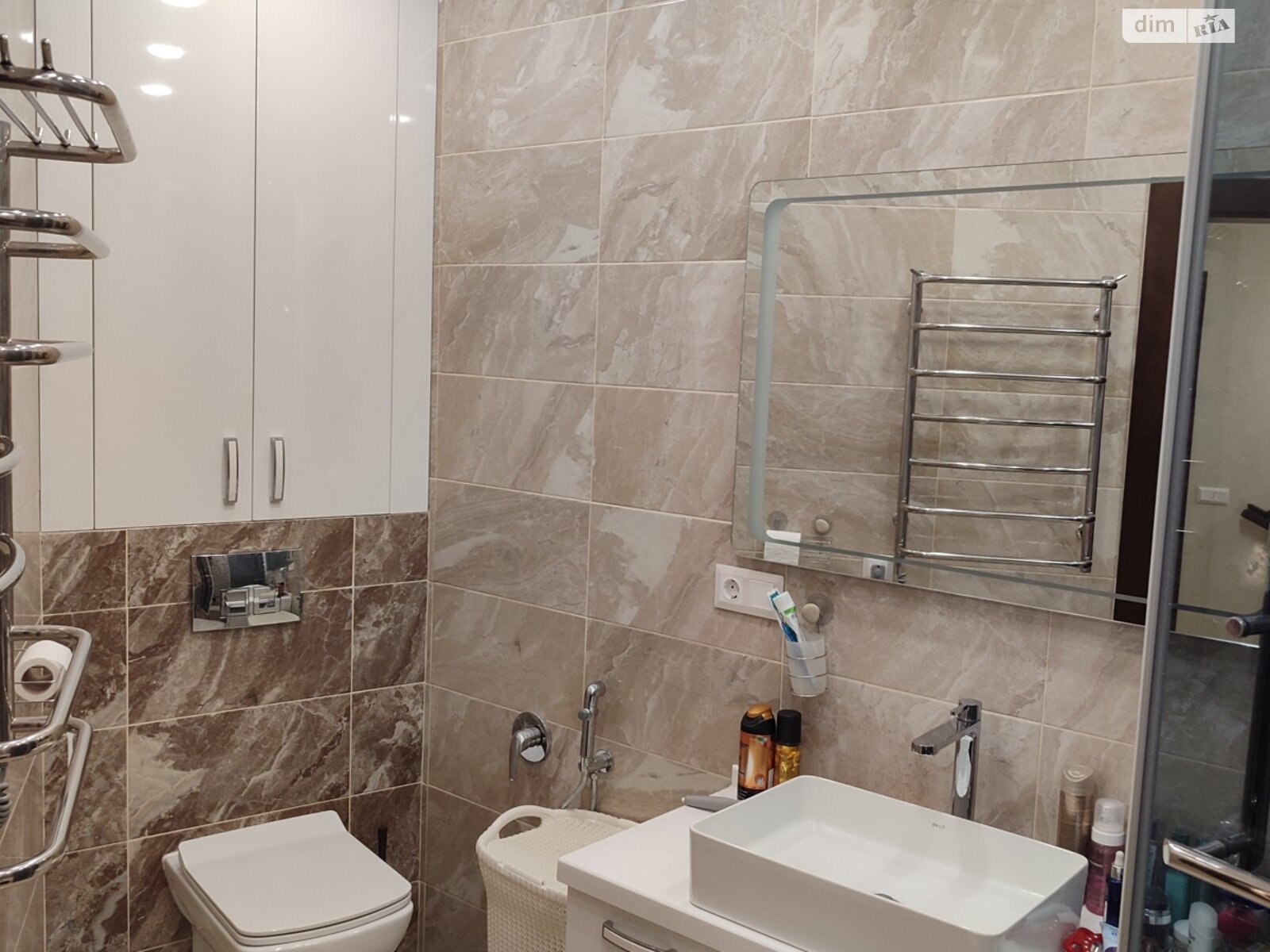 Продажа трехкомнатной квартиры в Киеве, на просп. Василия Порика 7Б, район Виноградарь фото 1 Продажа трехкомнатной квартиры в Киеве, на просп. Василия Порика 7Б, район Виноградарь фото 1