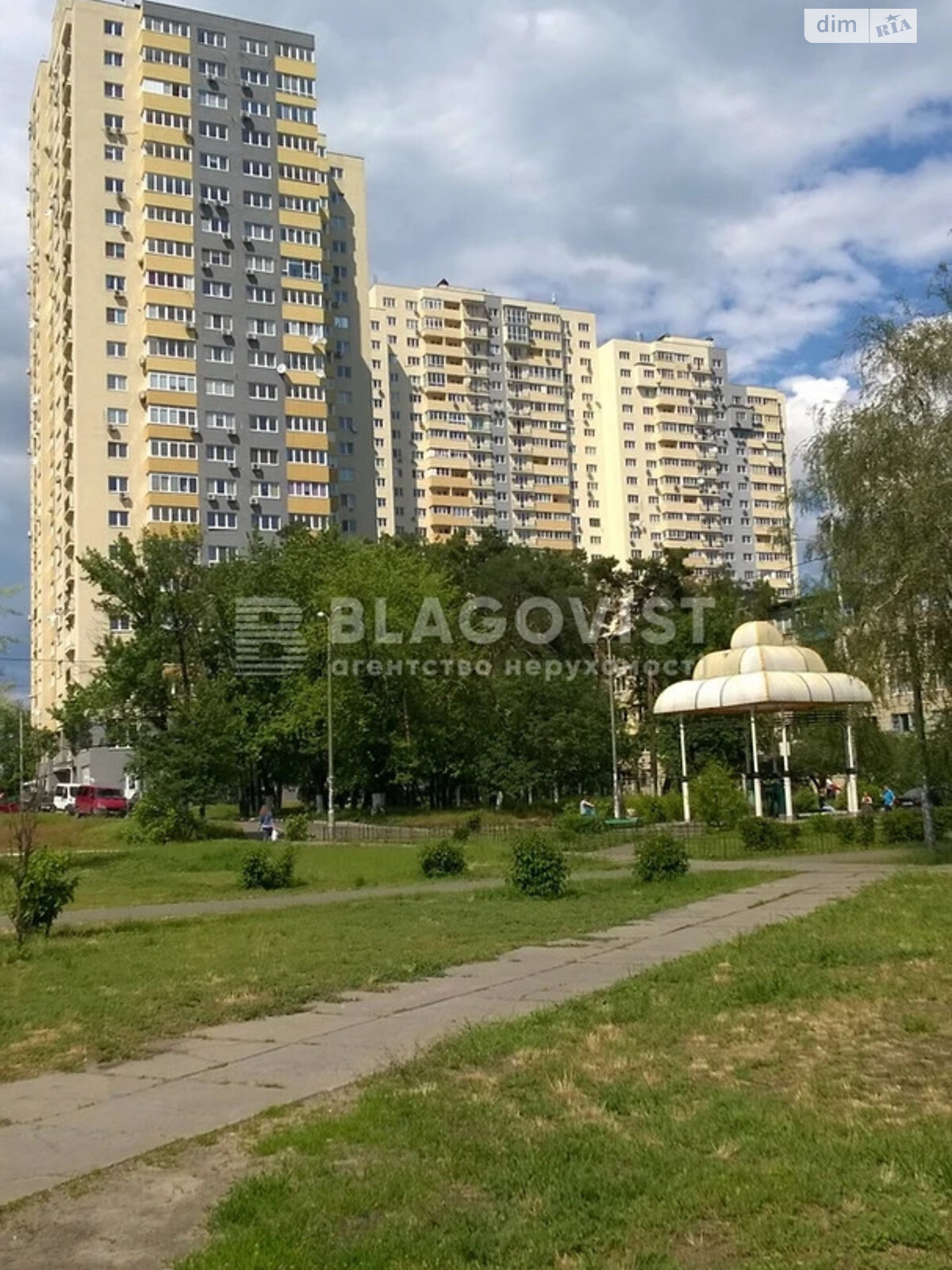 Продаж трикімнатної квартири в Києві, на просп. Алішера Навої 69, район Воскресенка фото 1 Продаж трикімнатної квартири в Києві, на просп. Алішера Навої 69, район Воскресенка фото 1