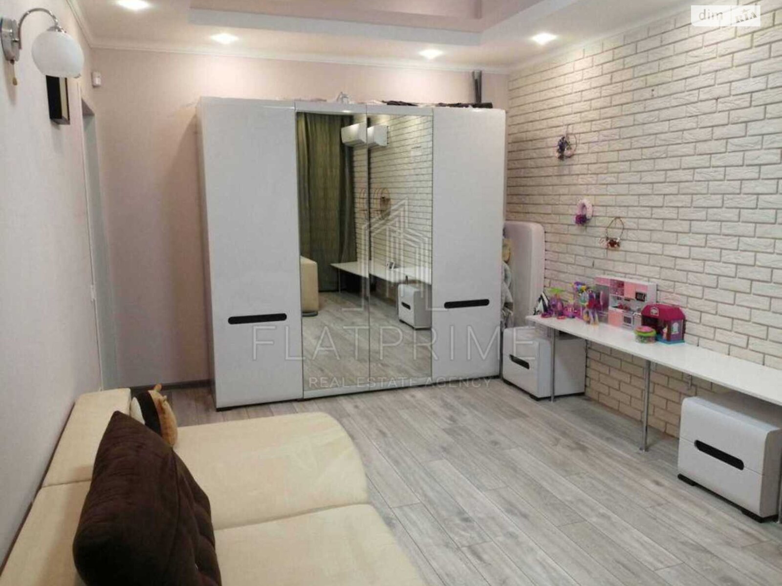 Продаж двокімнатної квартири в Києві, на вул. Воскресенська 12А, район Воскресенка фото 1 Продаж двокімнатної квартири в Києві, на вул. Воскресенська 12А, район Воскресенка фото 1