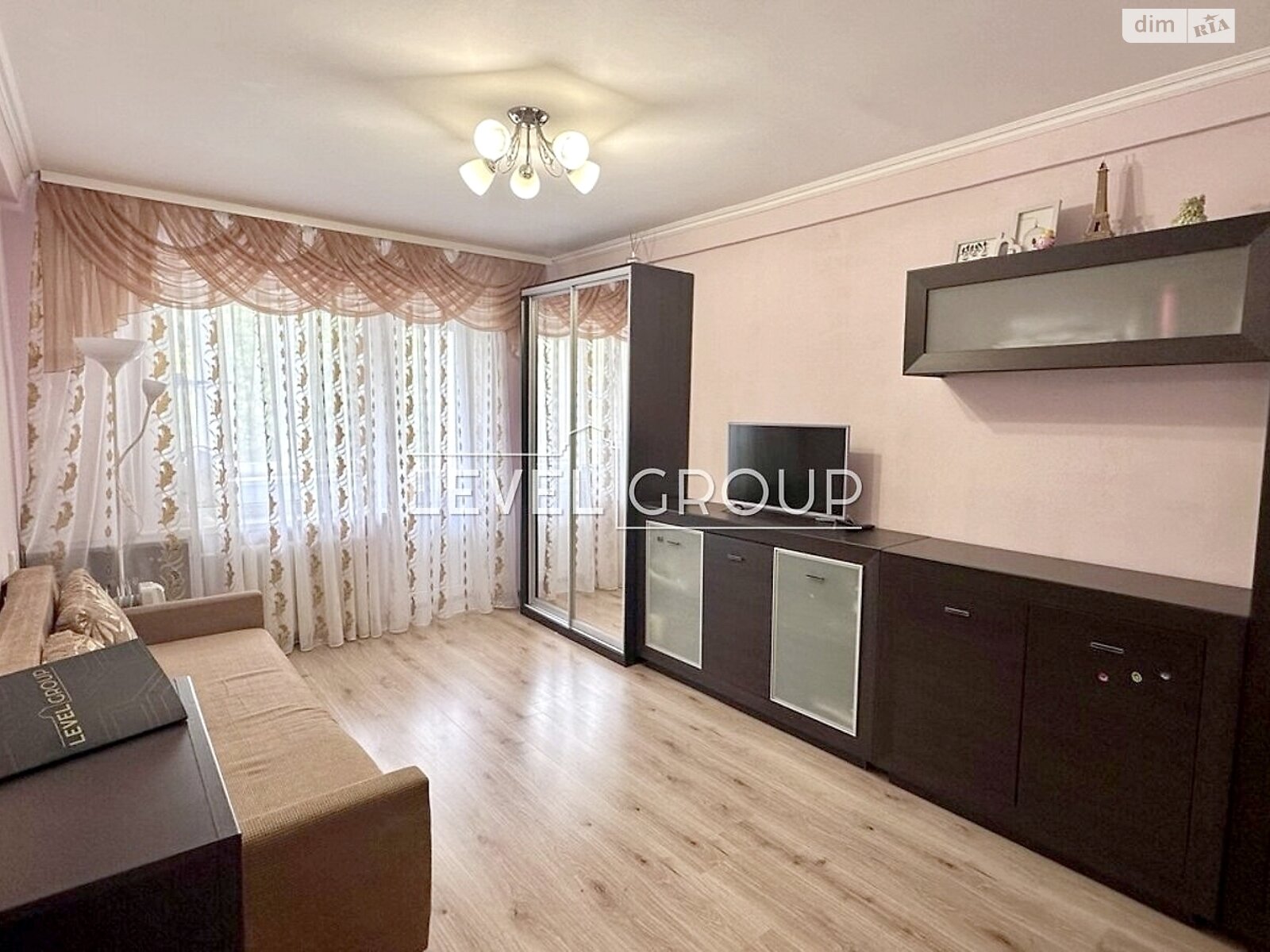 Продажа двухкомнатной квартиры в Киеве, на ул. Воскресенская 7, кв. 37, район Воскресенка фото 1 Продажа двухкомнатной квартиры в Киеве, на ул. Воскресенская 7, кв. 37, район Воскресенка фото 1