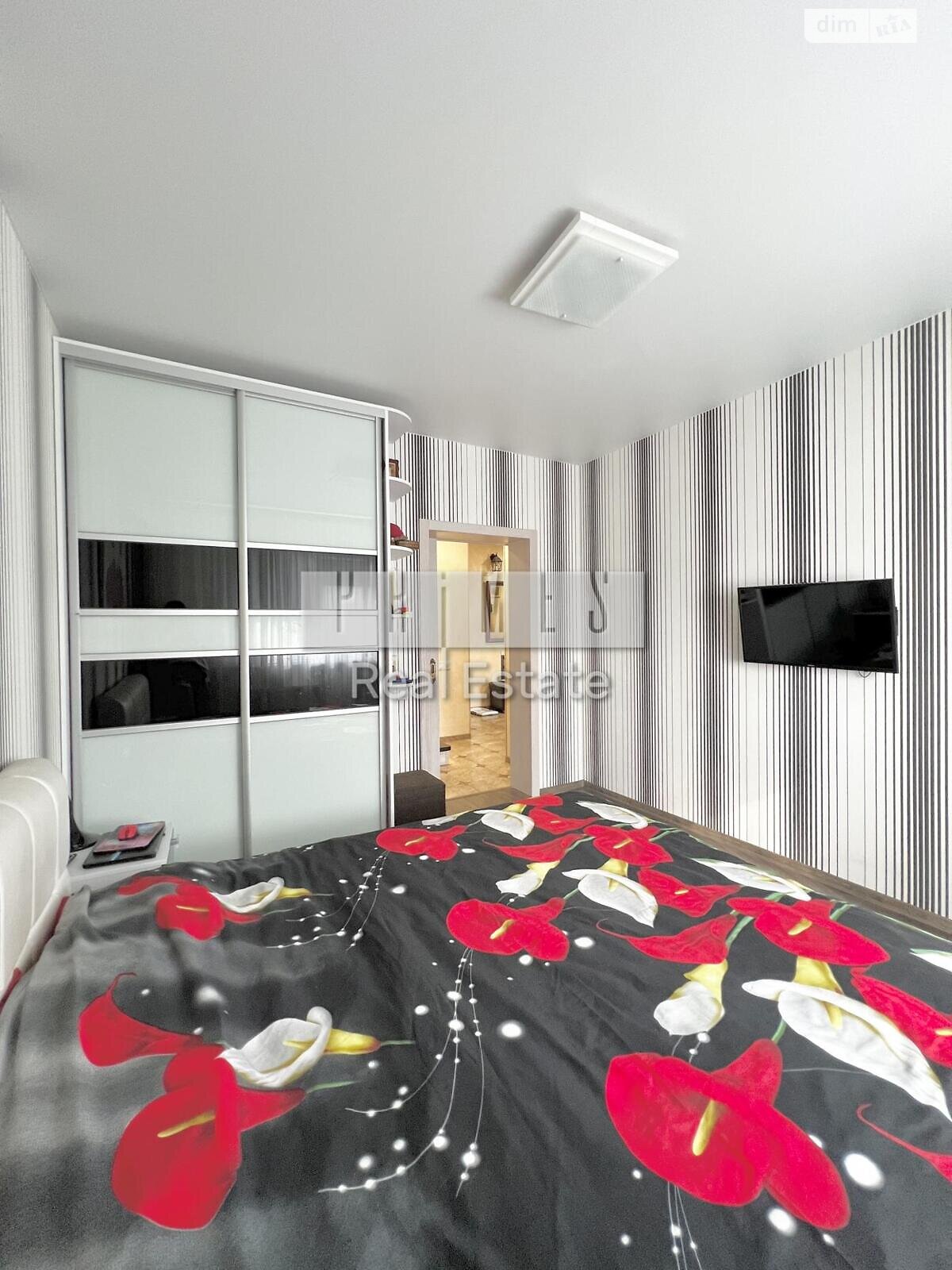 Продажа трехкомнатной квартиры в Киеве, на ул. Воскресенская 14Е, район Воскресенка фото 1