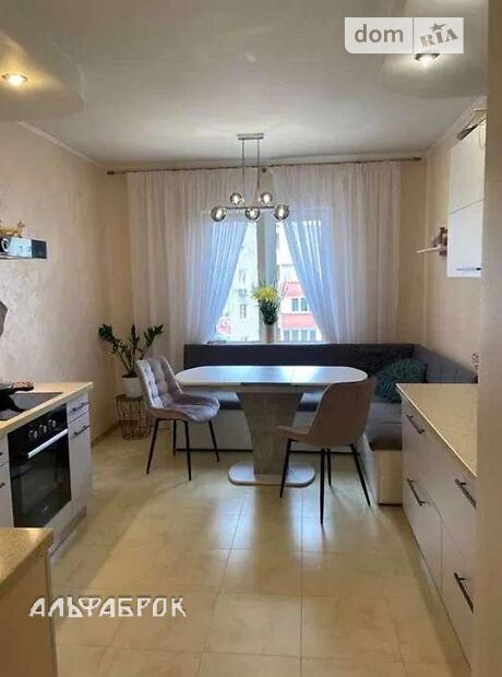 Продажа трехкомнатной квартиры в Киеве, на ул. Урловская 34, район Восточные Позняки фото 1 Продажа трехкомнатной квартиры в Киеве, на ул. Урловская 34, район Восточные Позняки фото 1