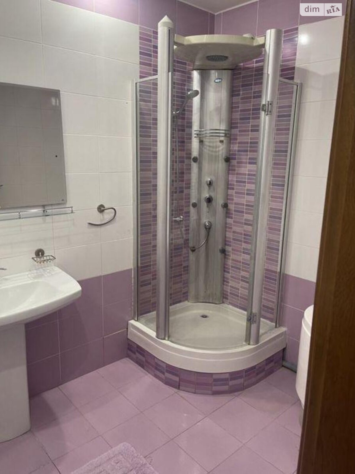 Продажа четырехкомнатной квартиры в Киеве, на ул. Вячеслава Черновола 25, фото 1 Продажа четырехкомнатной квартиры в Киеве, на ул. Вячеслава Черновола 25, фото 1