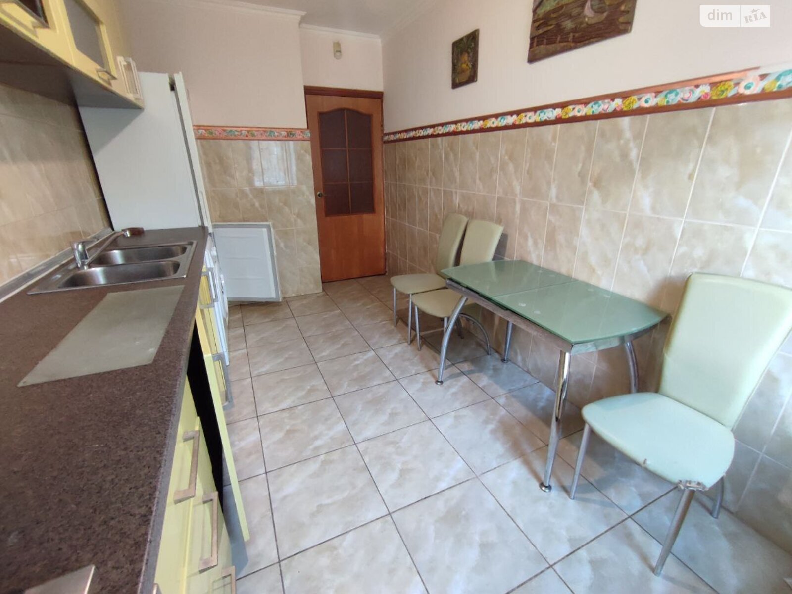 Продаж трикімнатної квартири в Києві, на вул. Академіка Навашина 11, район Вишгородський Масив фото 1 Продаж трикімнатної квартири в Києві, на вул. Академіка Навашина 11, район Вишгородський Масив фото 1