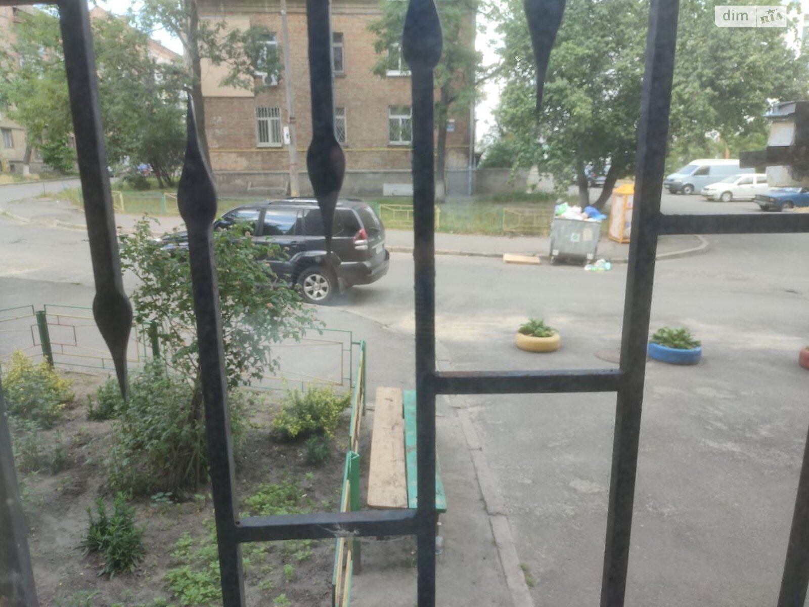 Продаж трикімнатної квартири в Києві, на вул. Академіка Навашина 11, район Вишгородський Масив фото 1 Продаж трикімнатної квартири в Києві, на вул. Академіка Навашина 11, район Вишгородський Масив фото 1