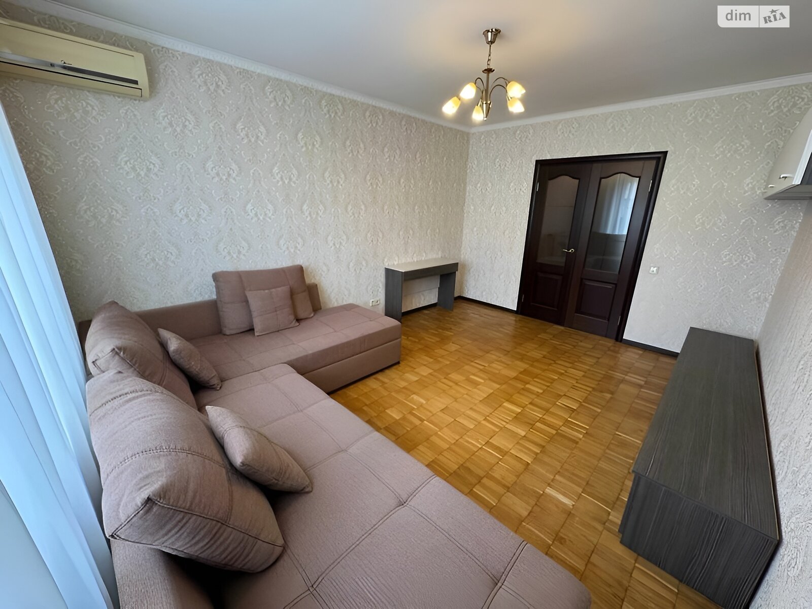 Продаж двокімнатної квартири в Києві, на вул. Автозаводська 81, район Вишгородський Масив фото 1 Продаж двокімнатної квартири в Києві, на вул. Автозаводська 81, район Вишгородський Масив фото 1