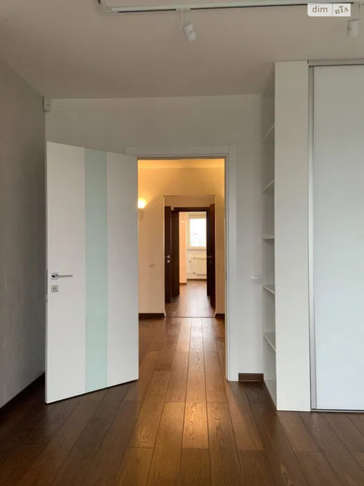 Продажа трехкомнатной квартиры в Киеве, на ул. Автозаводская 71, район Вышгородский Массив фото 1