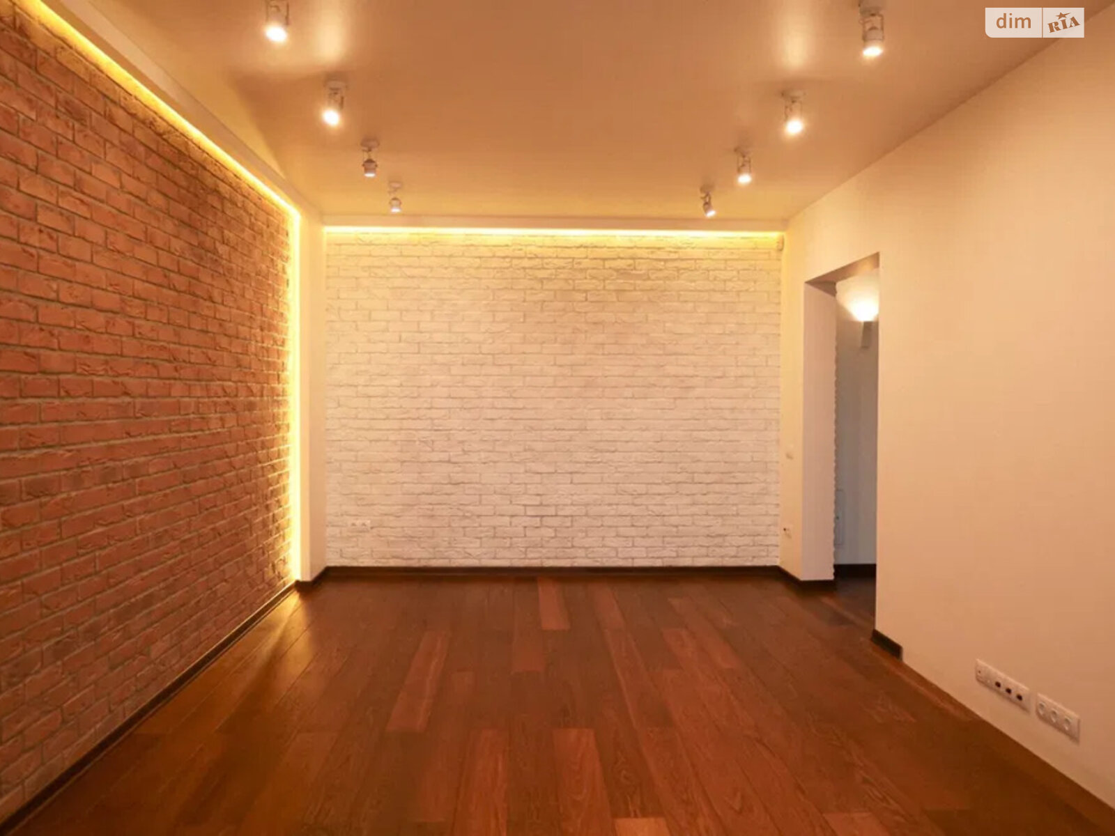 Продажа трехкомнатной квартиры в Киеве, на ул. Автозаводская 71, район Вышгородский Массив фото 1