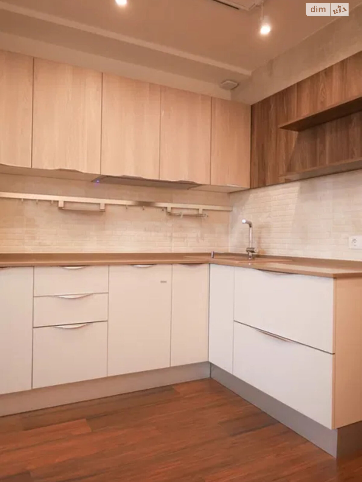 Продажа трехкомнатной квартиры в Киеве, на ул. Автозаводская 71, район Вышгородский Массив фото 1