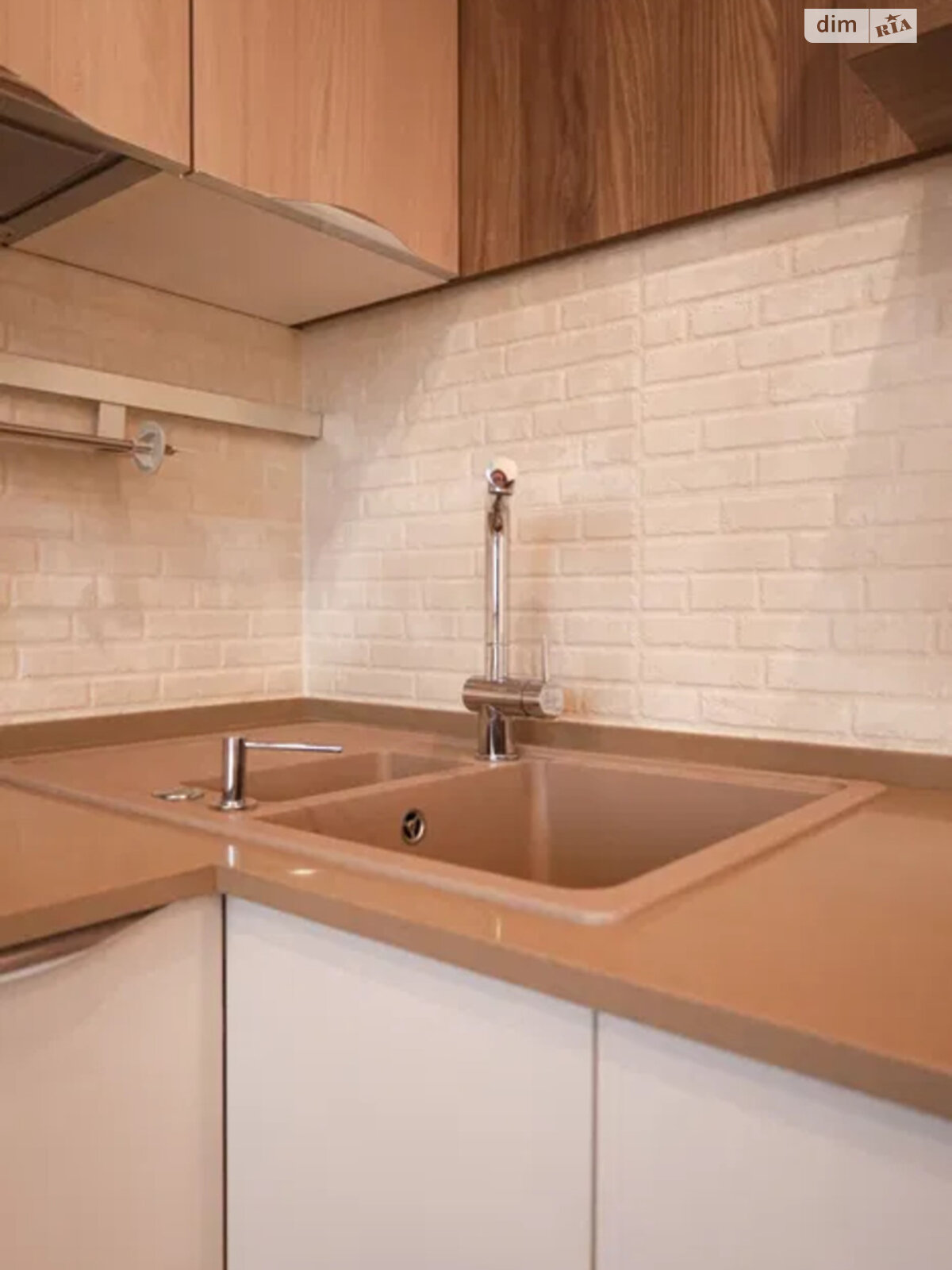 Продажа трехкомнатной квартиры в Киеве, на ул. Автозаводская 71, район Вышгородский Массив фото 1